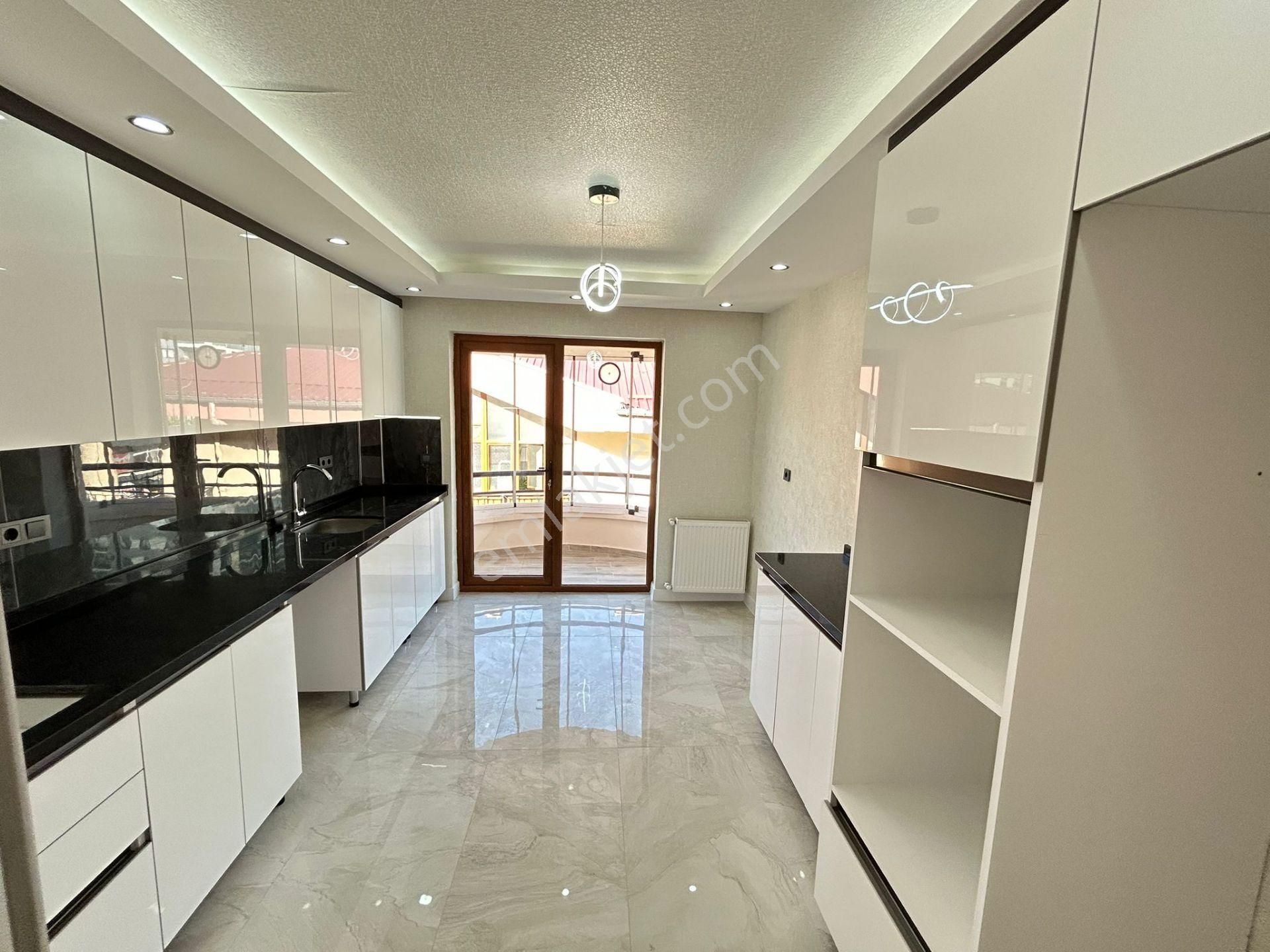 Taner'den Dikmen Caddesinde 4+1 Çift Banyolu Asansörlü Ön Lüks - Görsel 31