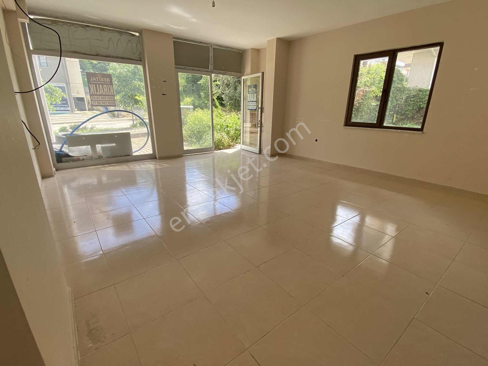 Çalı Gümüşlük'de Cadde Üzeri Önü Açık Kiralık 70 M2 Dükkan... - Görsel 4