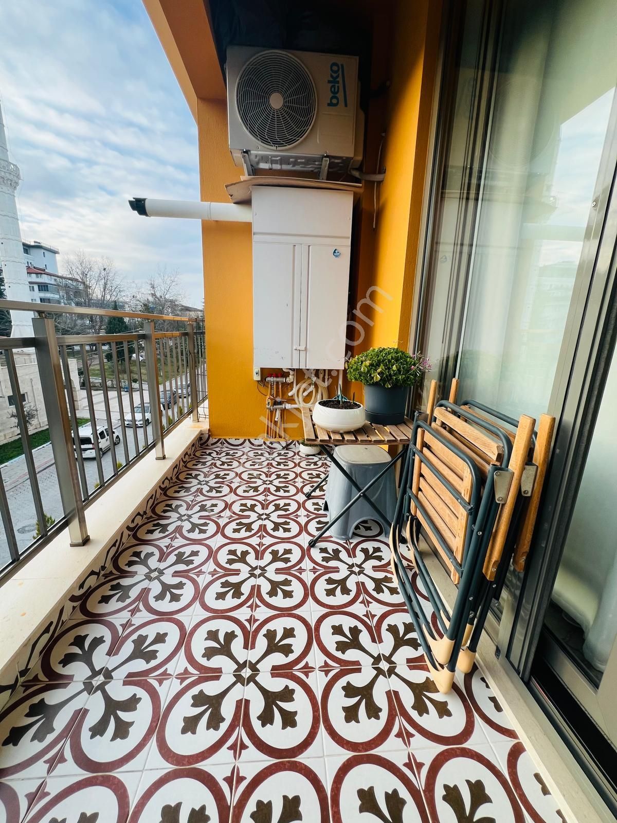 Üniversite Mevki Yatırımlık Balkonlu 2+1 Geniş Arakat Satılık Apart