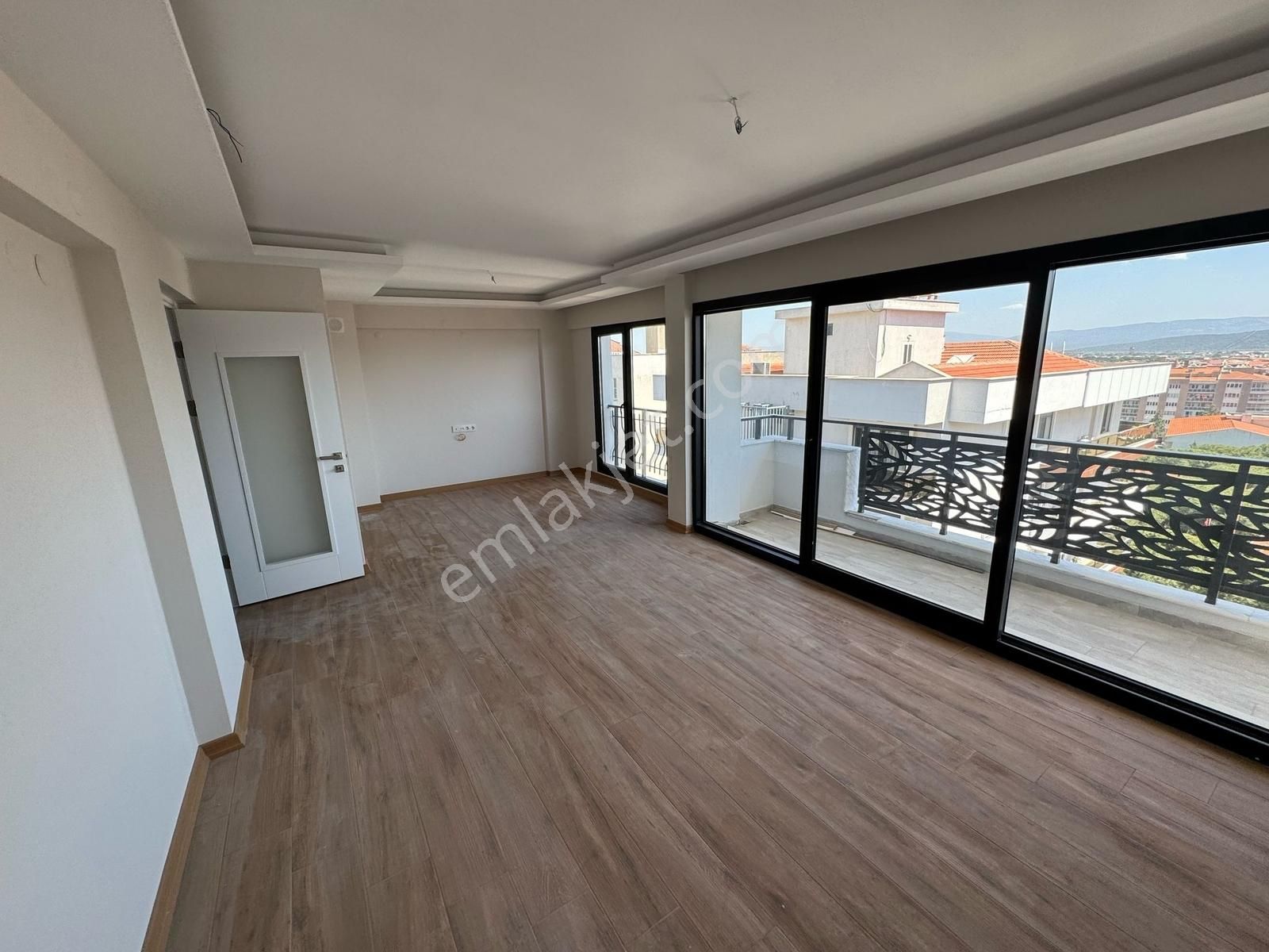 Bergama Zafer Mah.de Şehir Manzaralı Satılık 3+1 Sıfır Dubleks