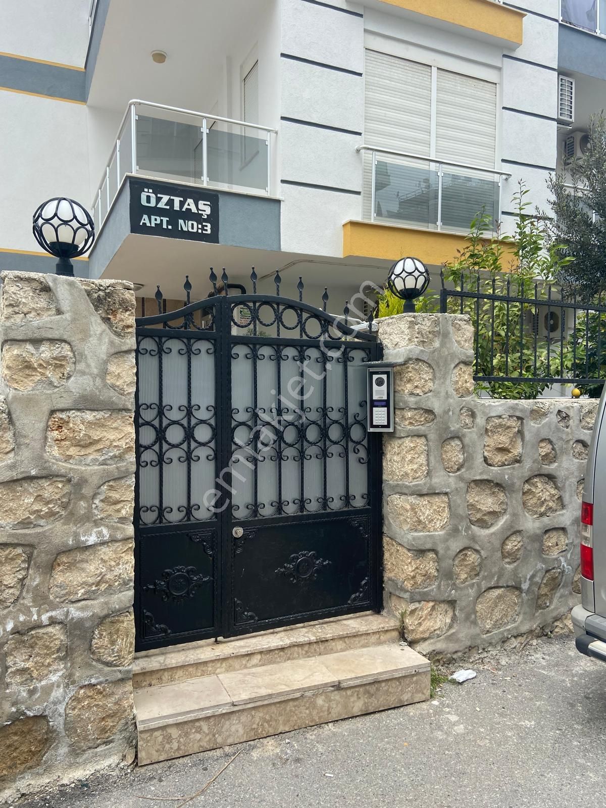 Hurma'da Çift Balkonlu Geniş 1+1 Daire - Görsel 3