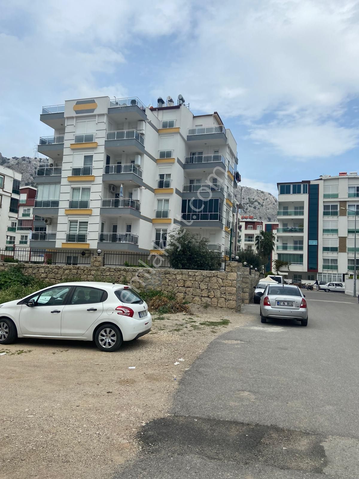 Hurma'da Çift Balkonlu Geniş 1+1 Daire - Görsel 25