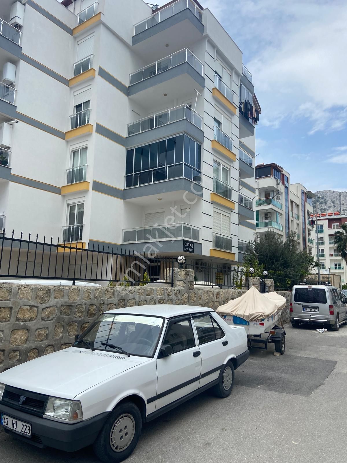 Hurma'da Çift Balkonlu Geniş 1+1 Daire - Görsel 24