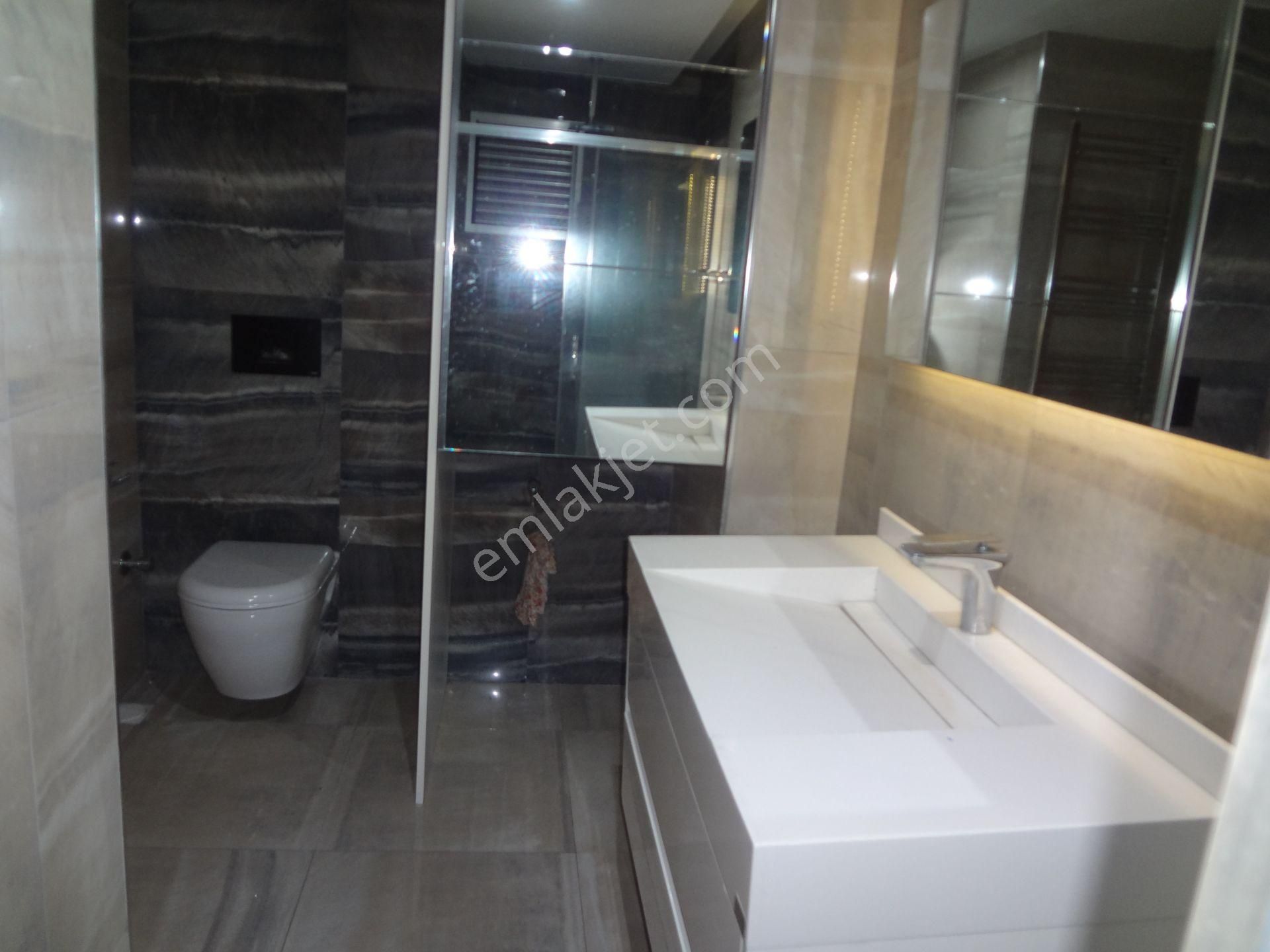 Bayraklı Körfez Mah. Velana Evlerde Kiralık 2+1 Daire Kanıt Emla - Görsel 34