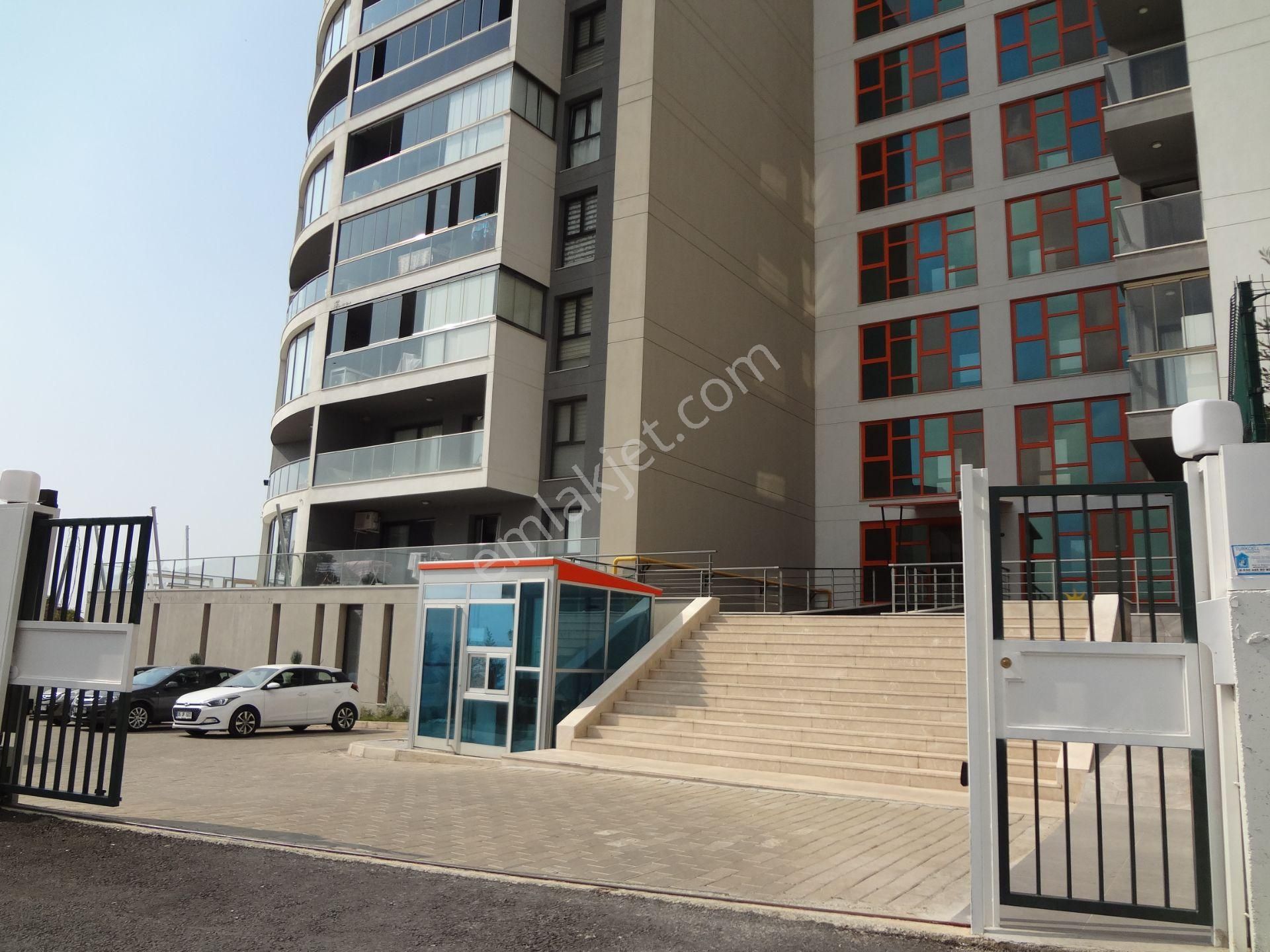 Bayraklı Körfez Mah. Velana Evlerde Kiralık 2+1 Daire Kanıt Emla - Görsel 2