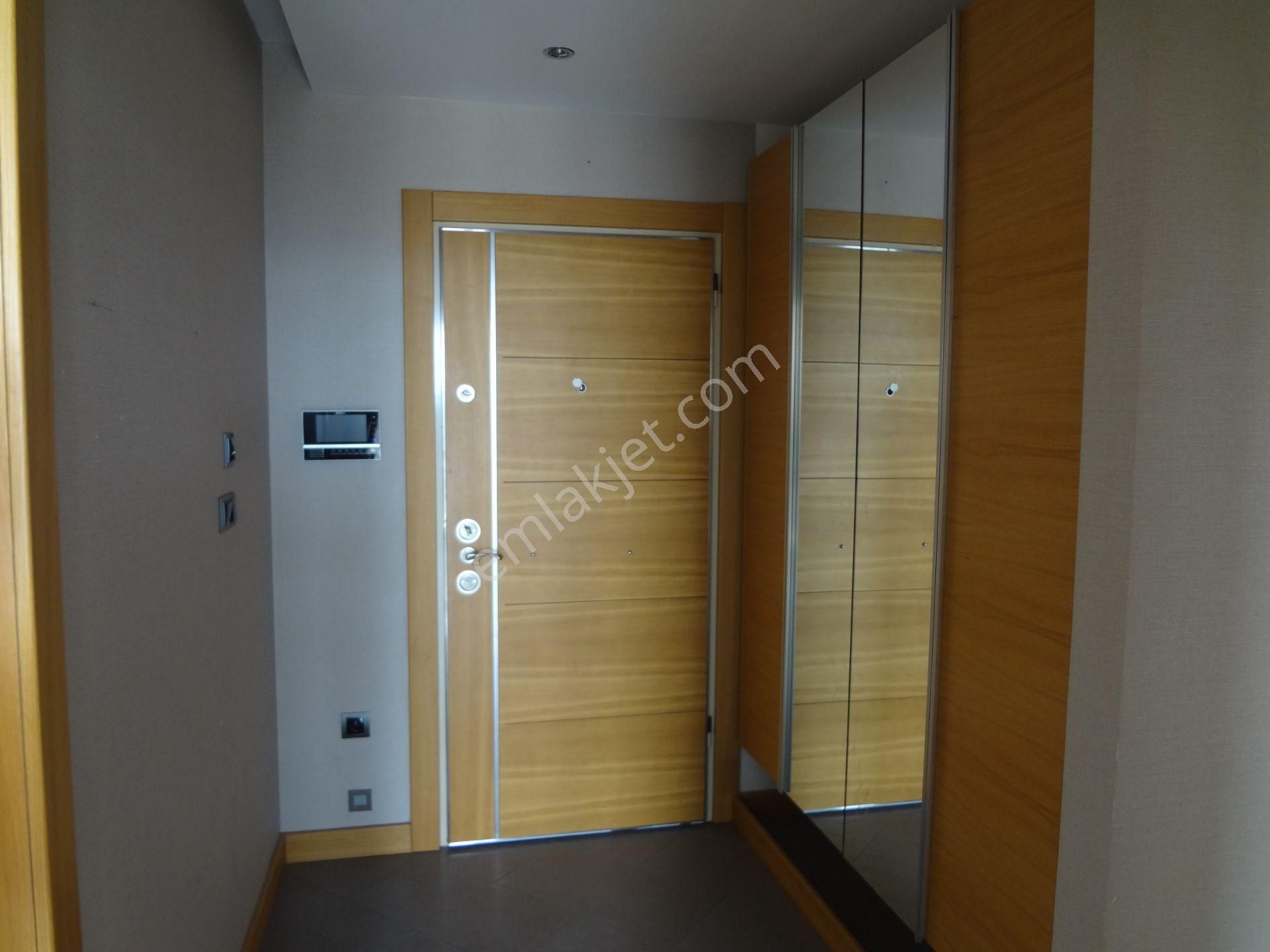 Bayraklı Körfez Mah. Velana Evlerde Kiralık 2+1 Daire Kanıt Emla - Görsel 12
