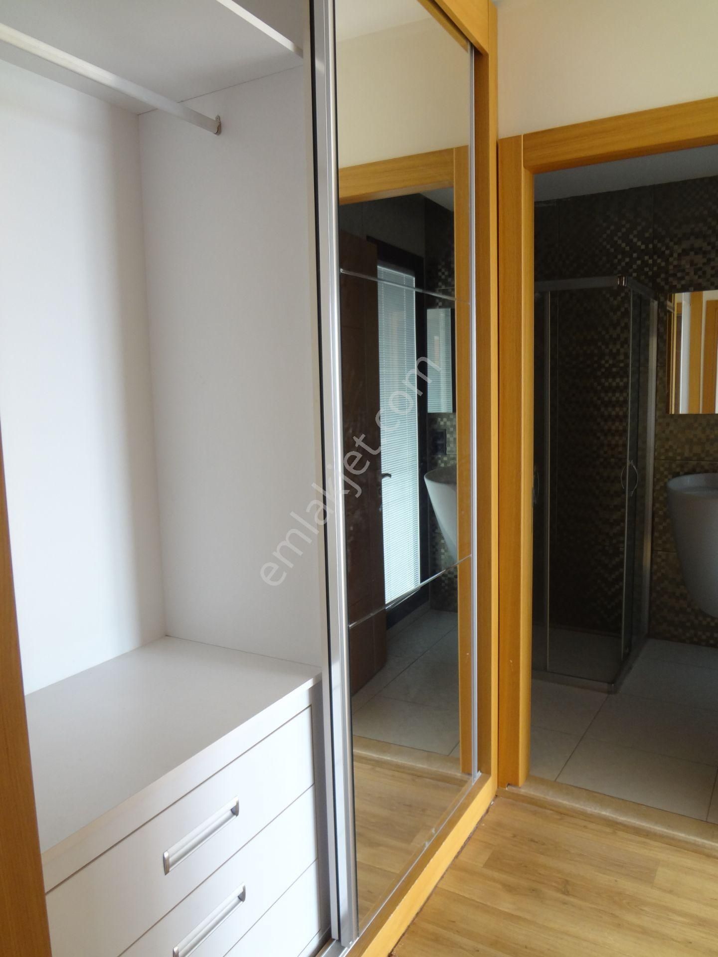 Bayraklı Körfez Mah. Velana Evlerde Kiralık 2+1 Daire Kanıt Emla - Görsel 30