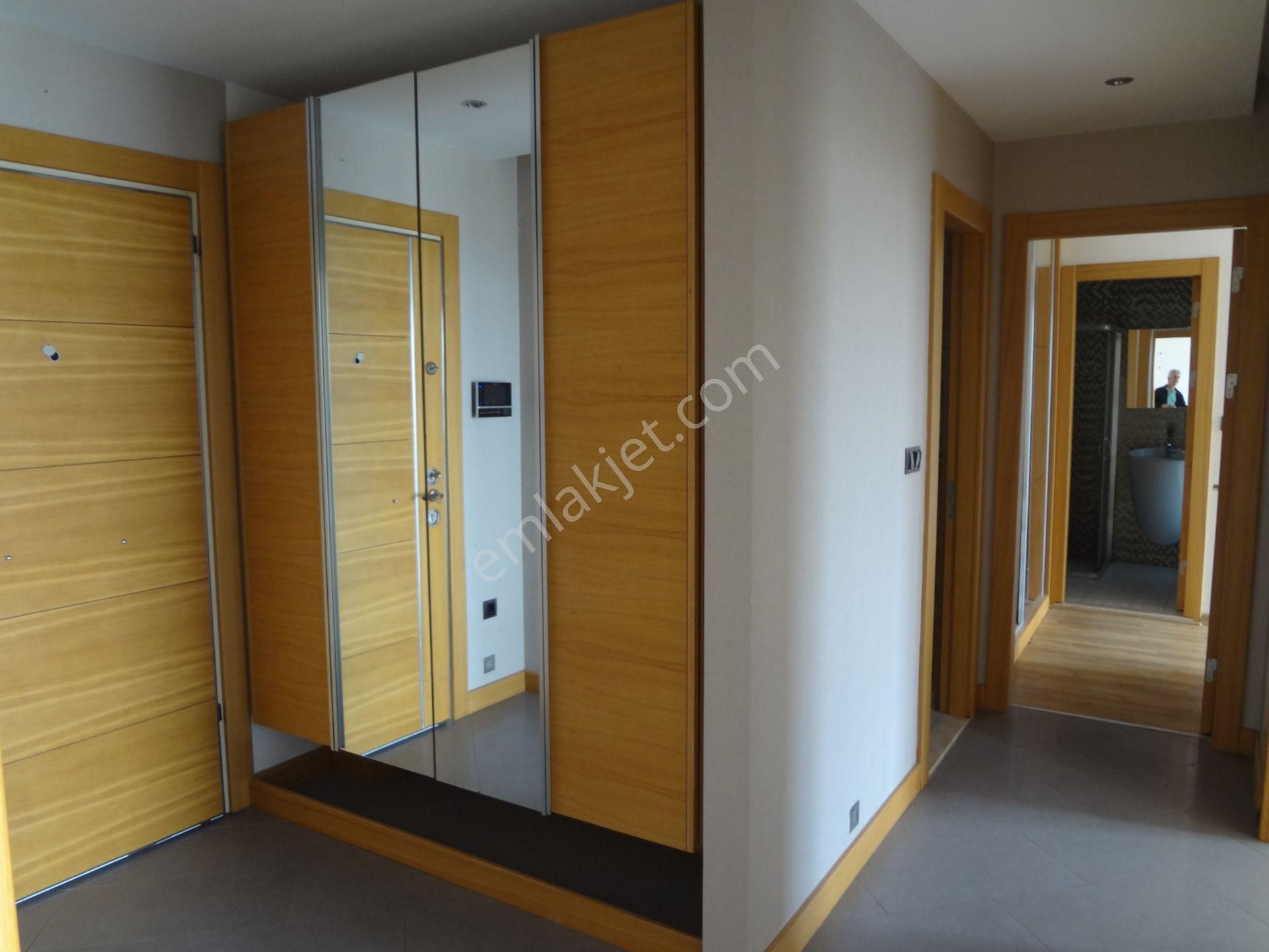 Bayraklı Körfez Mah. Velana Evlerde Kiralık 2+1 Daire Kanıt Emla - Görsel 13
