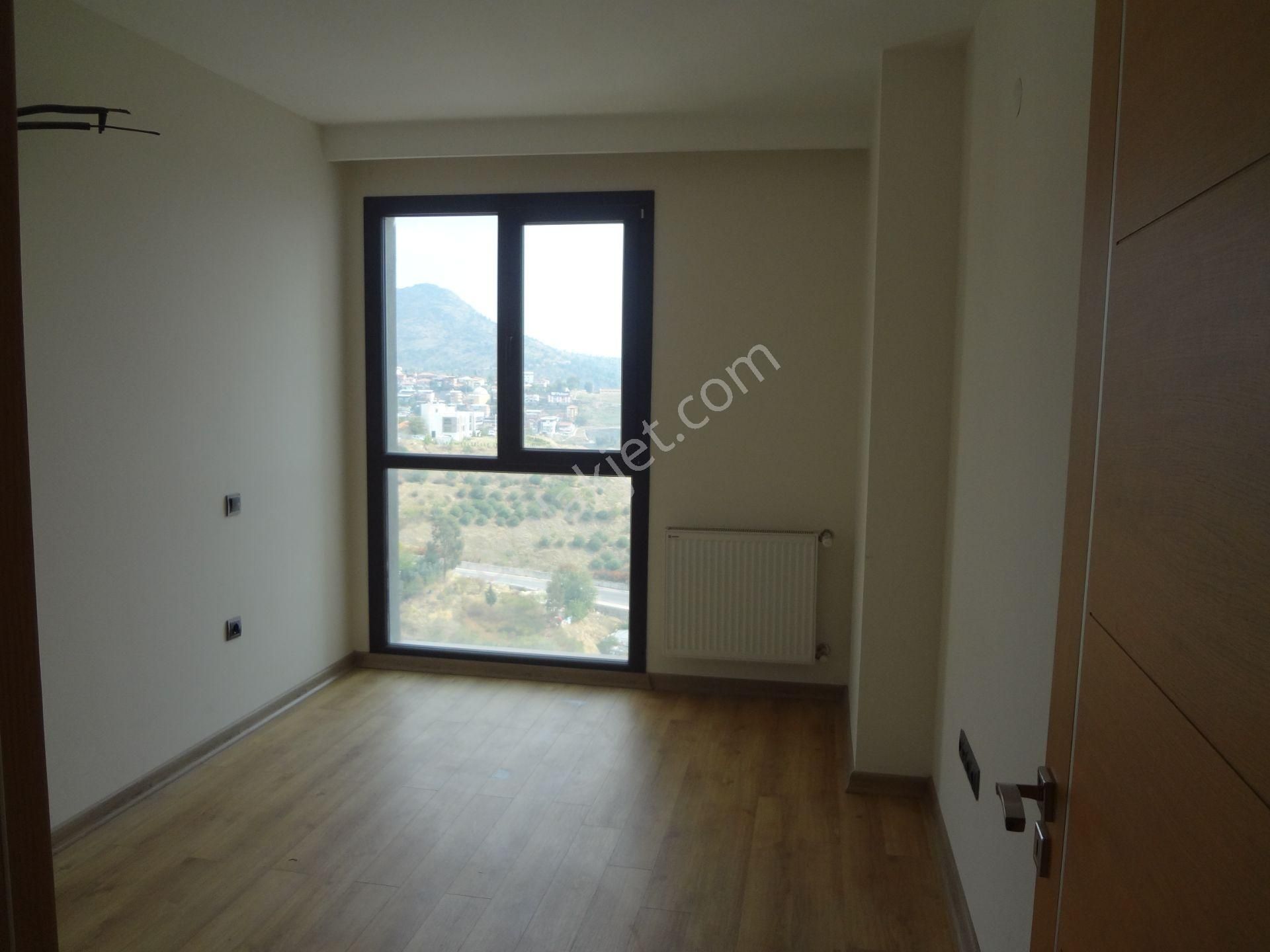 Bayraklı Körfez Mah. Velana Evlerde Kiralık 2+1 Daire Kanıt Emla - Görsel 24