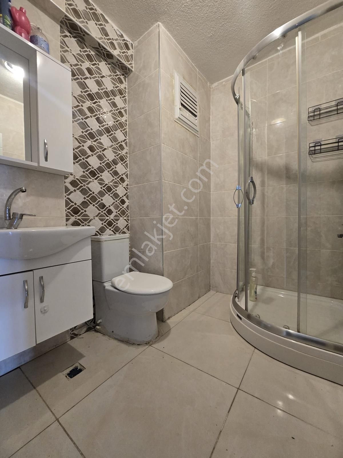 Beylikdüzü Yakuplu'da Aileye Uygun 2+1 Arakat Kiralık Daire !! - Görsel 10