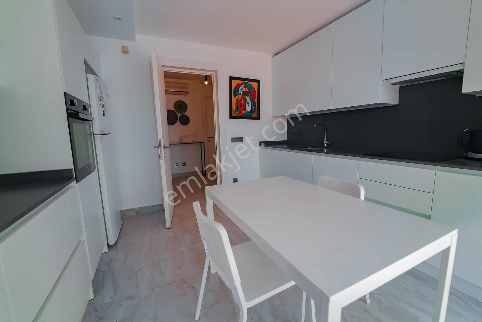 Türkbükü'nde Satılık Deniz Manzaralı Özel Havuzlu Villa - Görsel 27