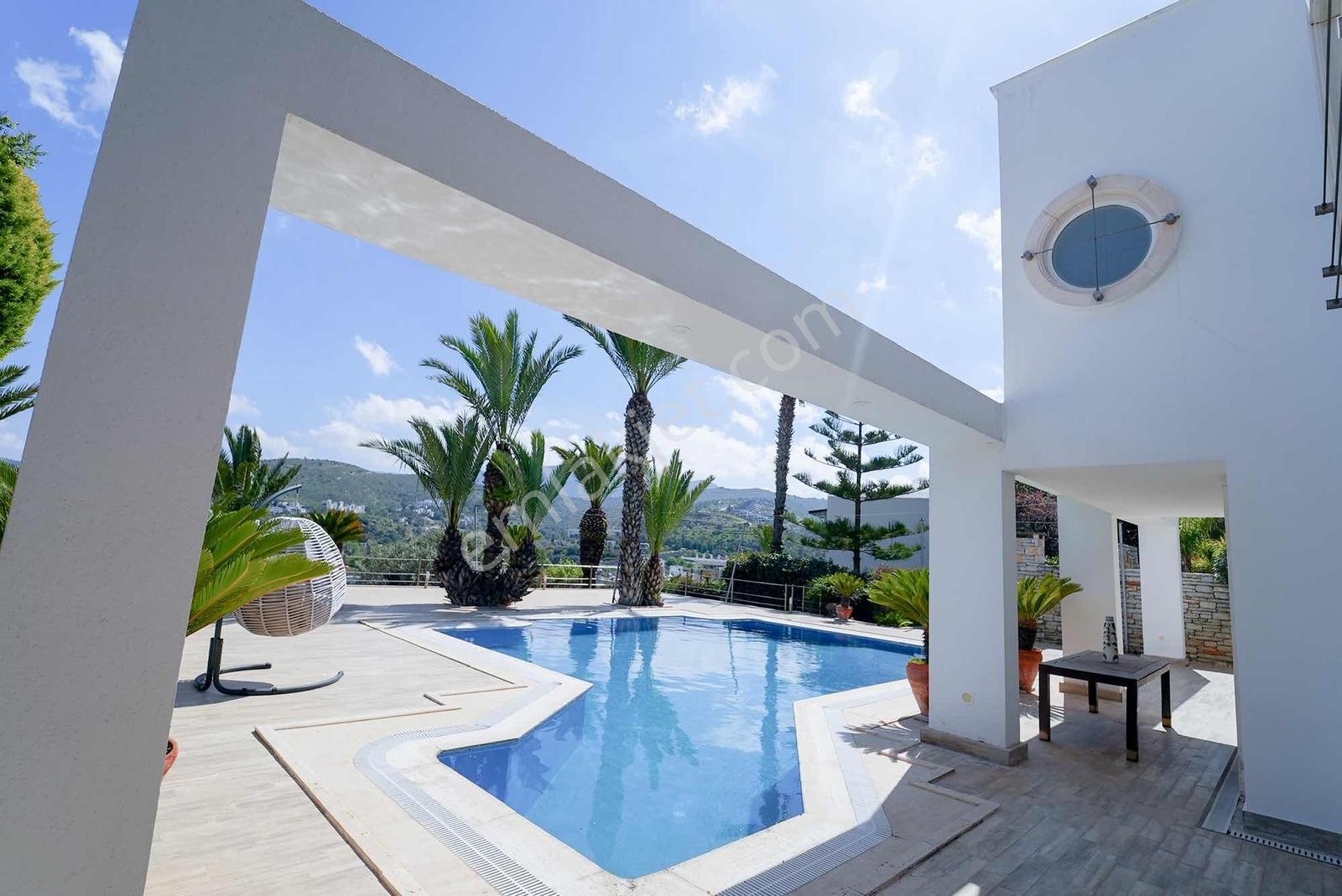 Türkbükü'nde Satılık Deniz Manzaralı Özel Havuzlu Villa - Görsel 3