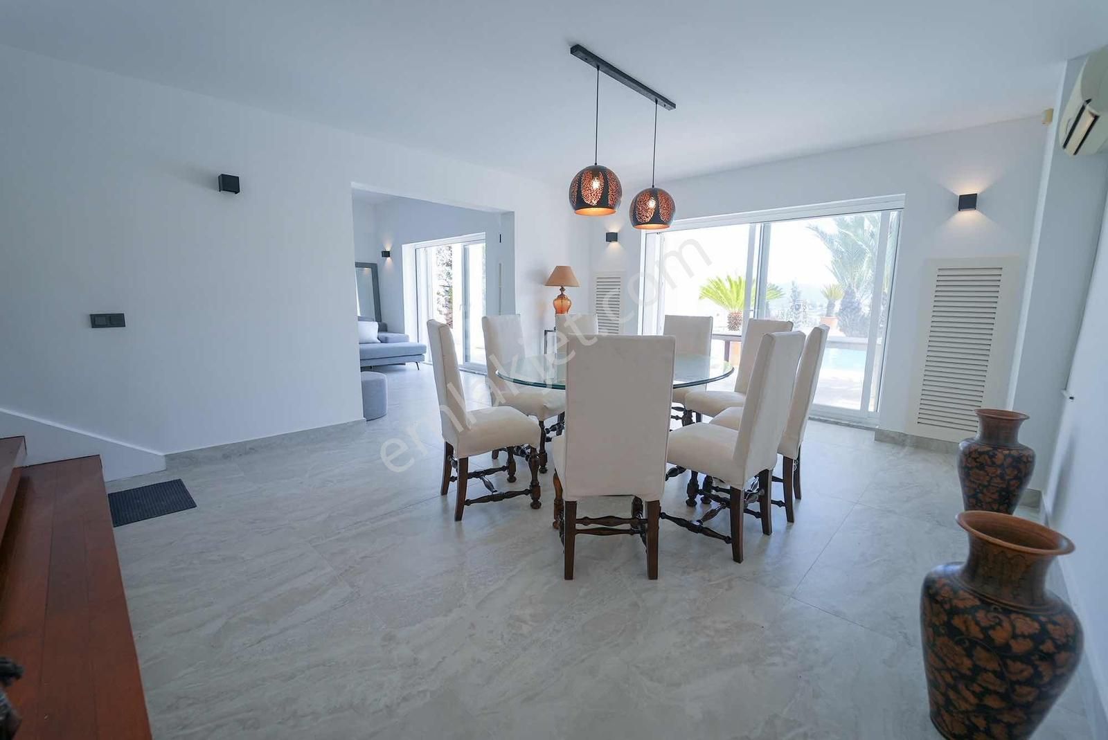 Türkbükü'nde Satılık Deniz Manzaralı Özel Havuzlu Villa - Görsel 24