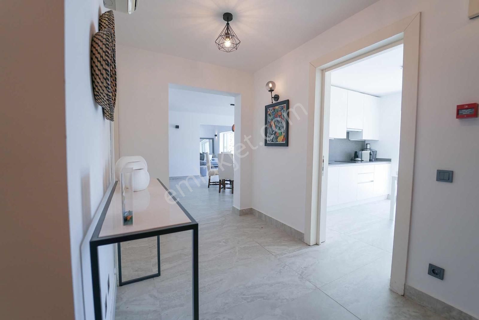 Türkbükü'nde Satılık Deniz Manzaralı Özel Havuzlu Villa - Görsel 22