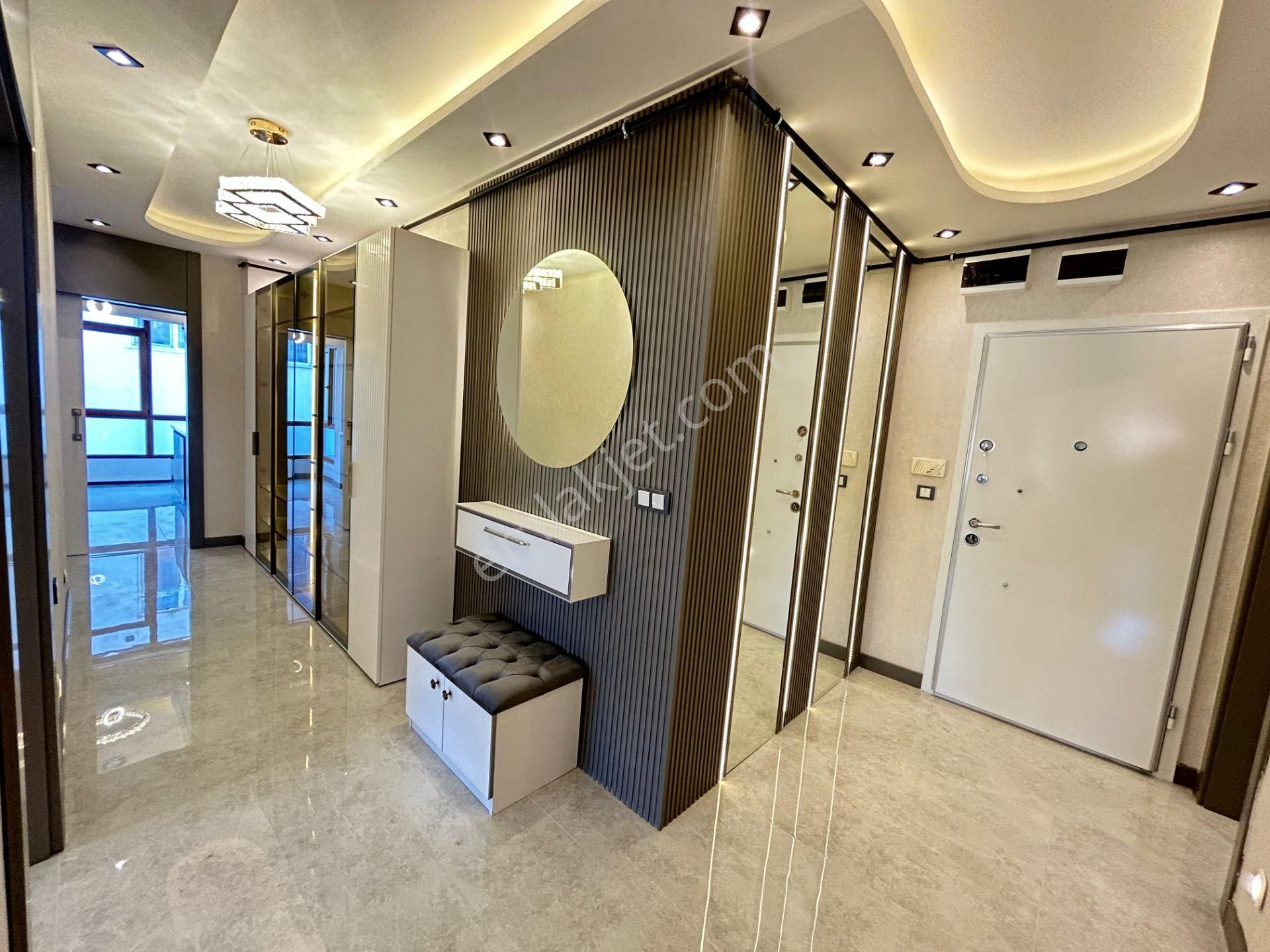 Taner'den Dikmen Karşıyaka Sok'ta 3+1 Çift Banyolu Süper Lüks Ön Cephe - Görsel 31