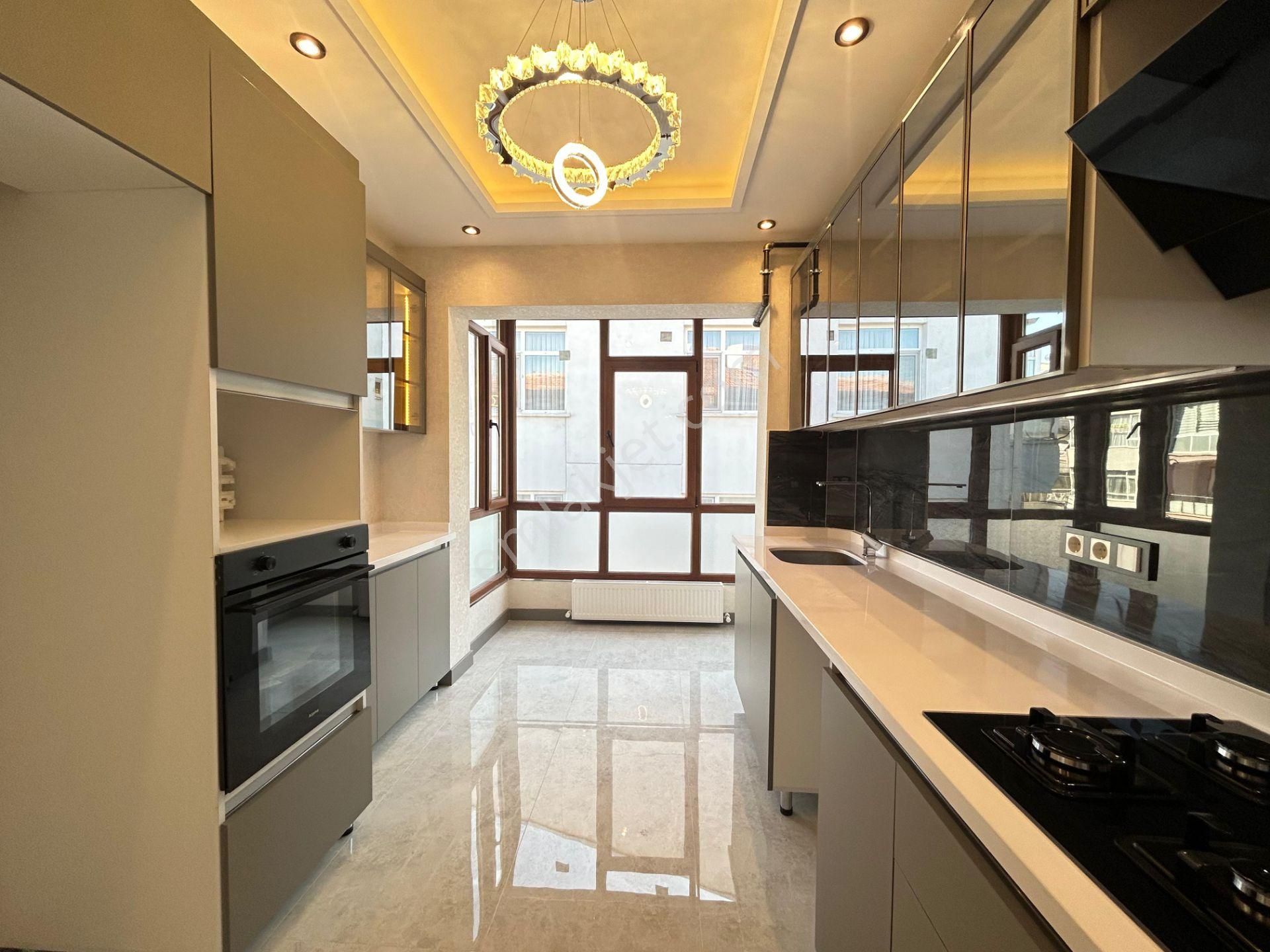 Taner'den Dikmen Karşıyaka Sok'ta 3+1 Çift Banyolu Süper Lüks Ön Cephe - Görsel 19