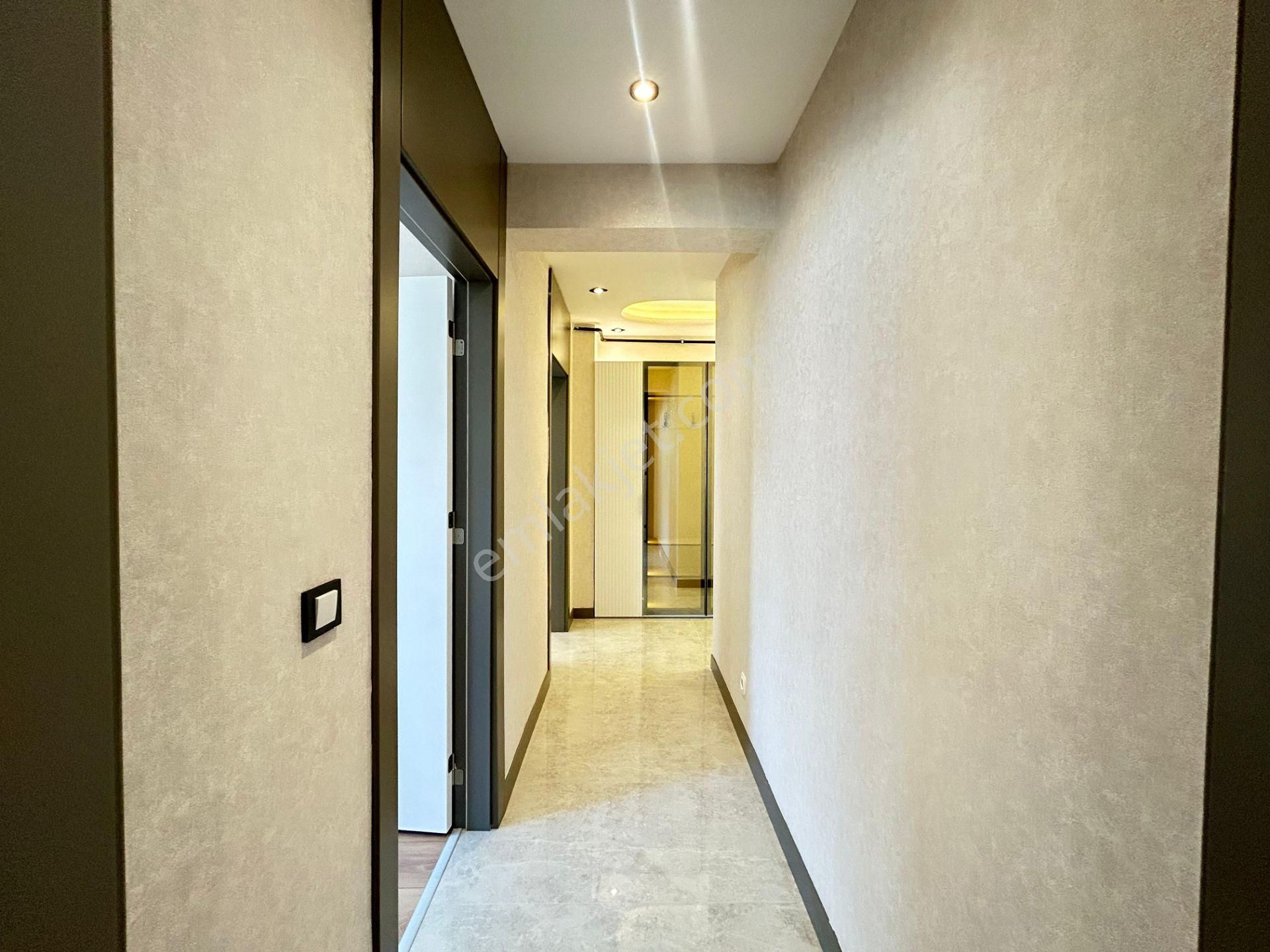 Taner'den Dikmen Karşıyaka Sok'ta 3+1 Çift Banyolu Süper Lüks Ön Cephe - Görsel 24