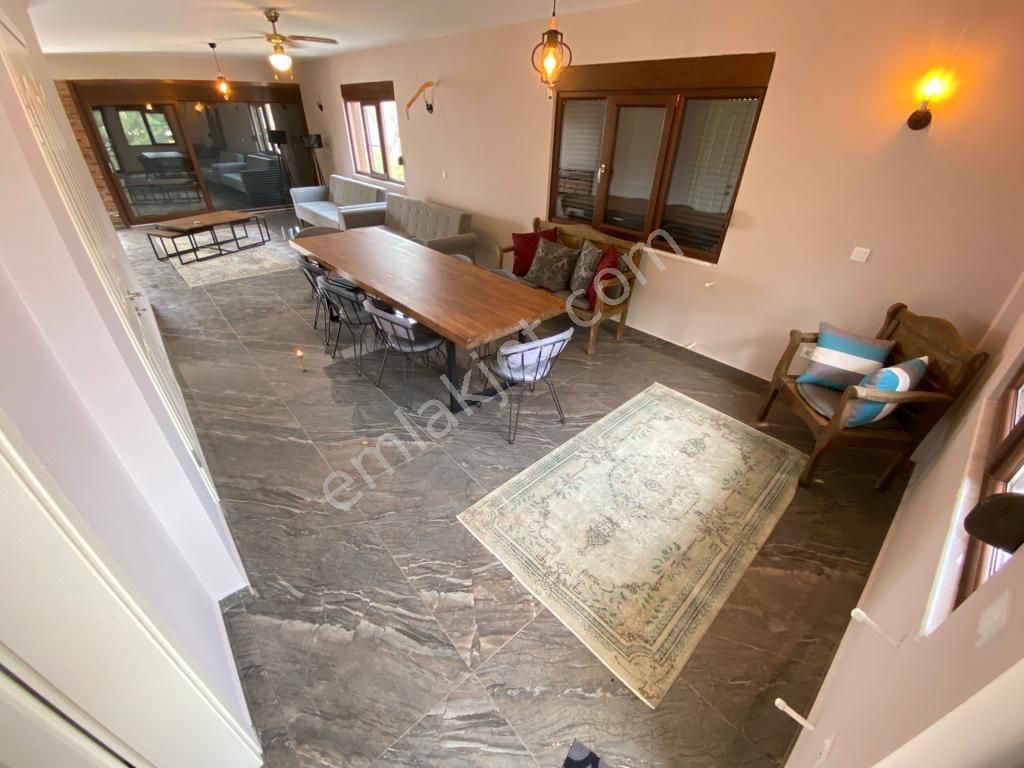 ꧁akçay Ay Emlak'tan꧂çamlıbel'de Deniz Ve Dağ Manzaralı Havuzlu Satılık 6+1 Tam Bağımsız Taş Villa - Görsel 12