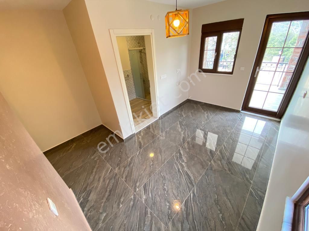 ꧁akçay Ay Emlak'tan꧂çamlıbel'de Deniz Ve Dağ Manzaralı Havuzlu Satılık 6+1 Tam Bağımsız Taş Villa - Görsel 18