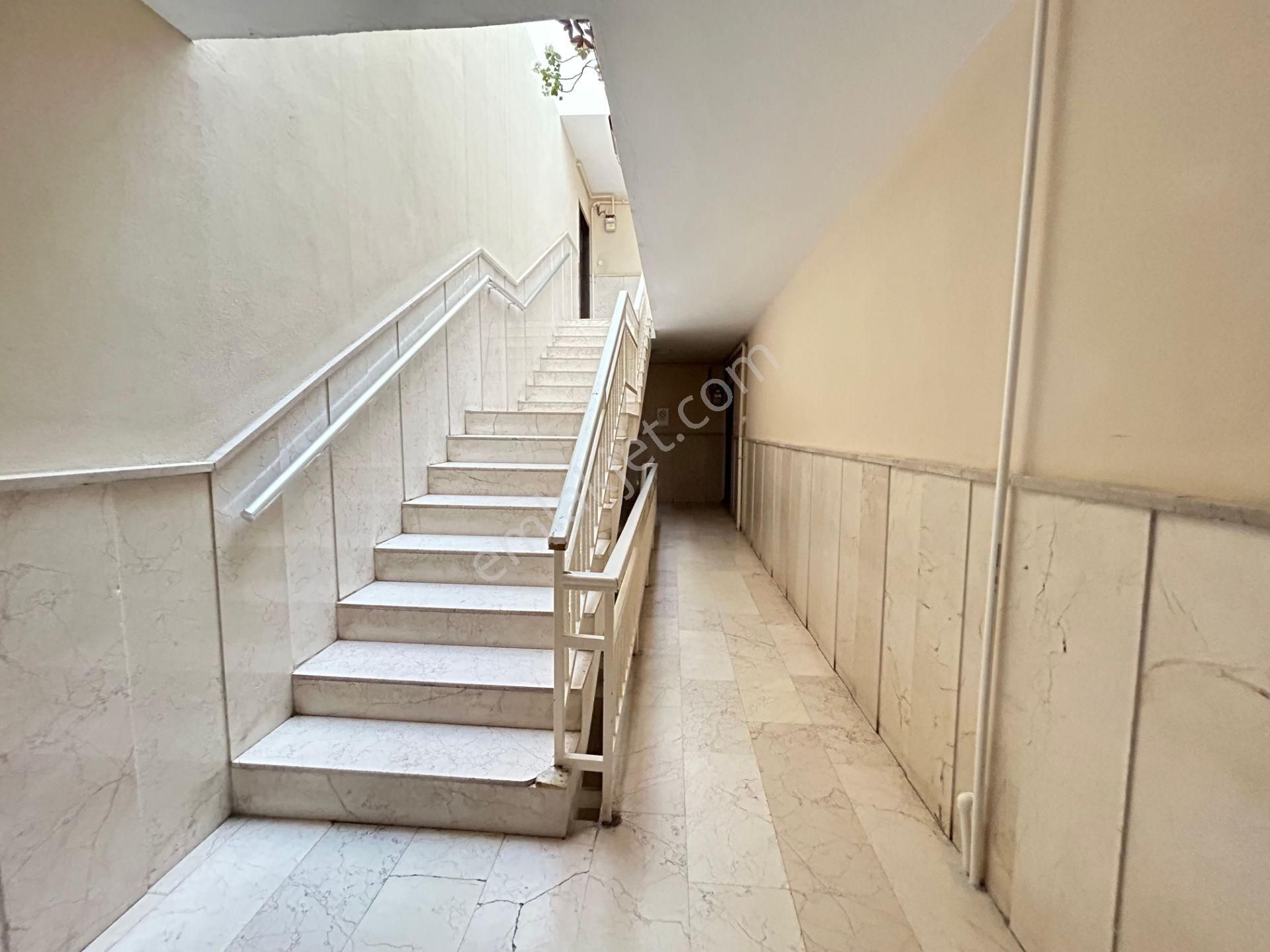 Taner'den İlker 1.inci Cadde'de Katta Ön Cephe Çift Banyolu Hamamlı Süper Lüks Daire - Görsel 31