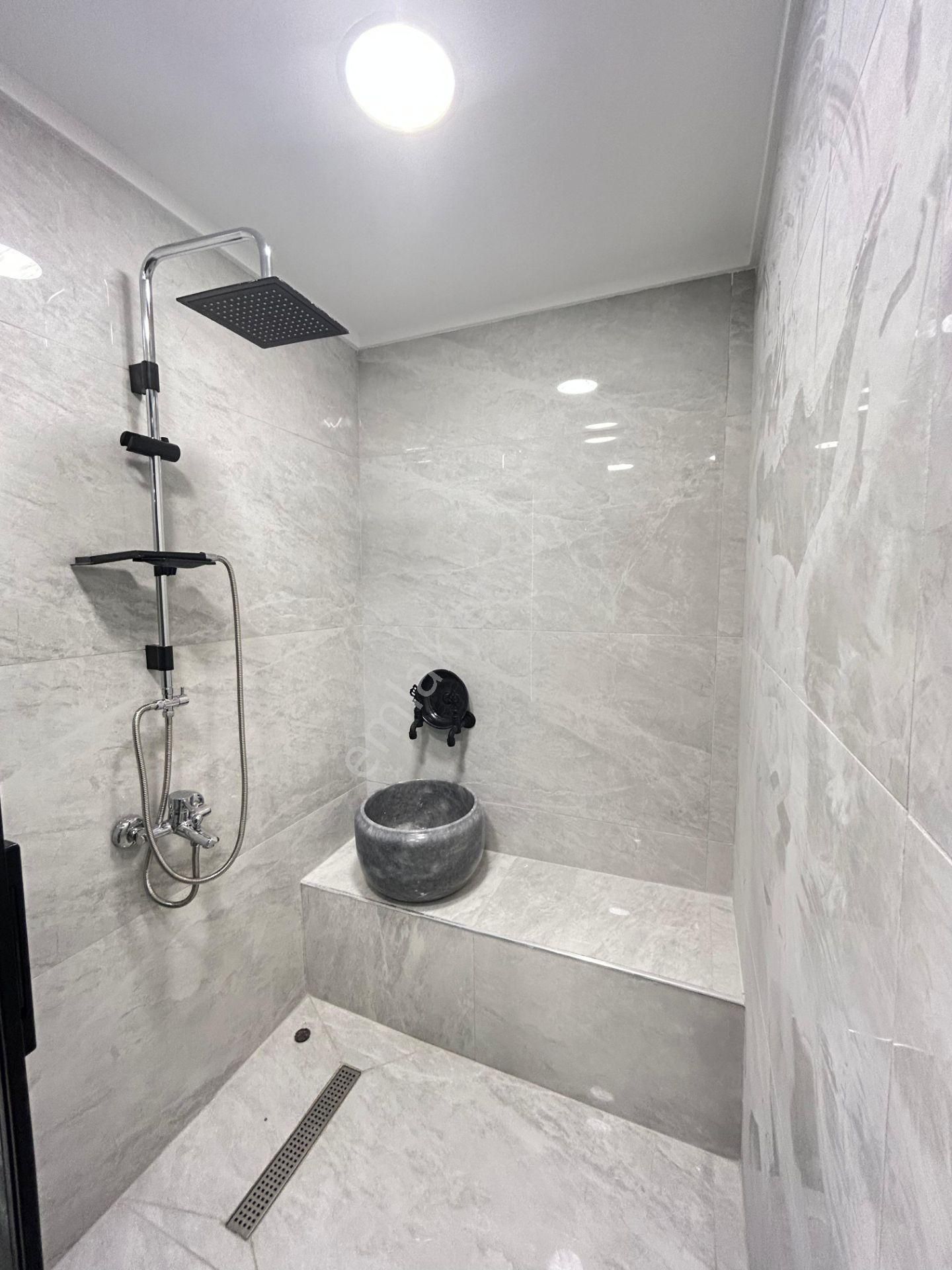 Taner'den İlker 1.inci Cadde'de Katta Ön Cephe Çift Banyolu Hamamlı Süper Lüks Daire - Görsel 15