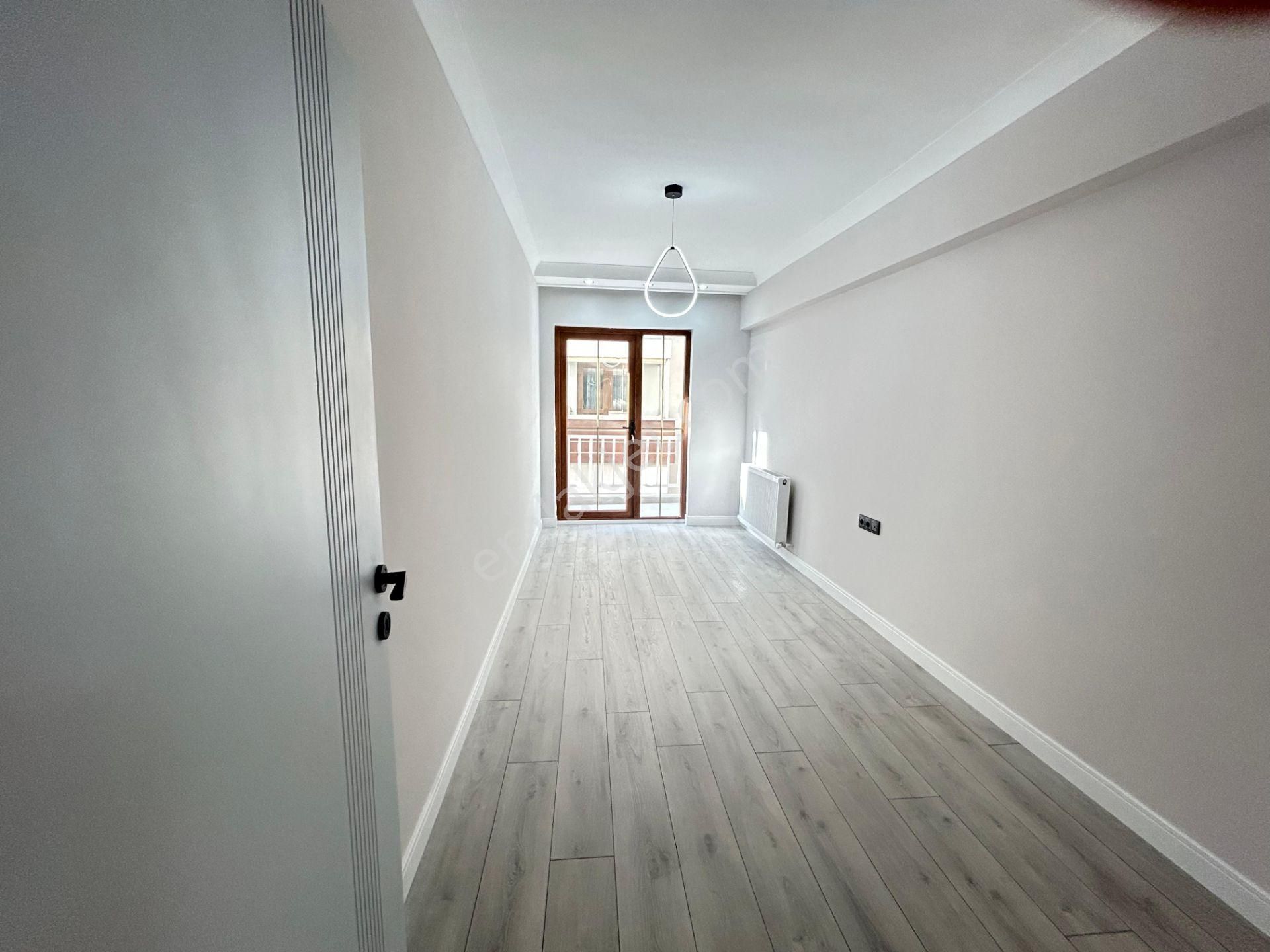 Taner'den İlker 1.inci Cadde'de Katta Ön Cephe Çift Banyolu Hamamlı Süper Lüks Daire - Görsel 23