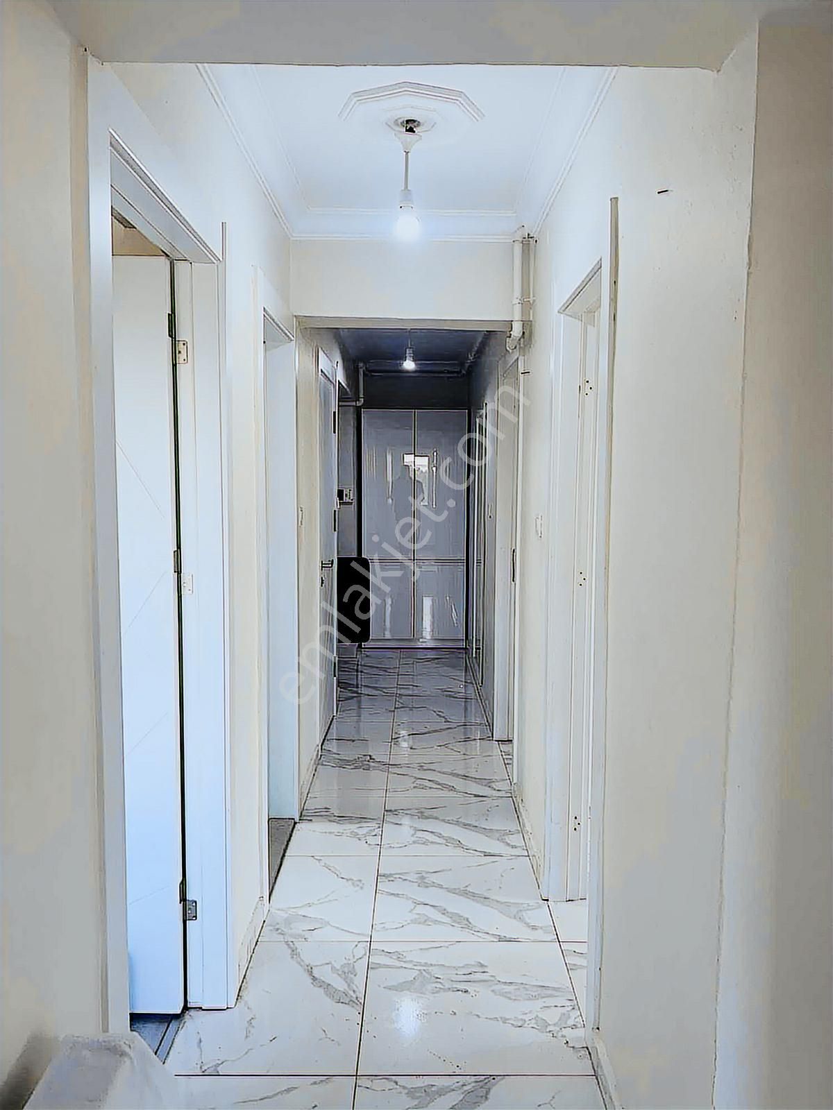 Bayraklı Tepekulede Site İçi Asansörlü 3+1 Tadilatlı Kiralık - Görsel 14