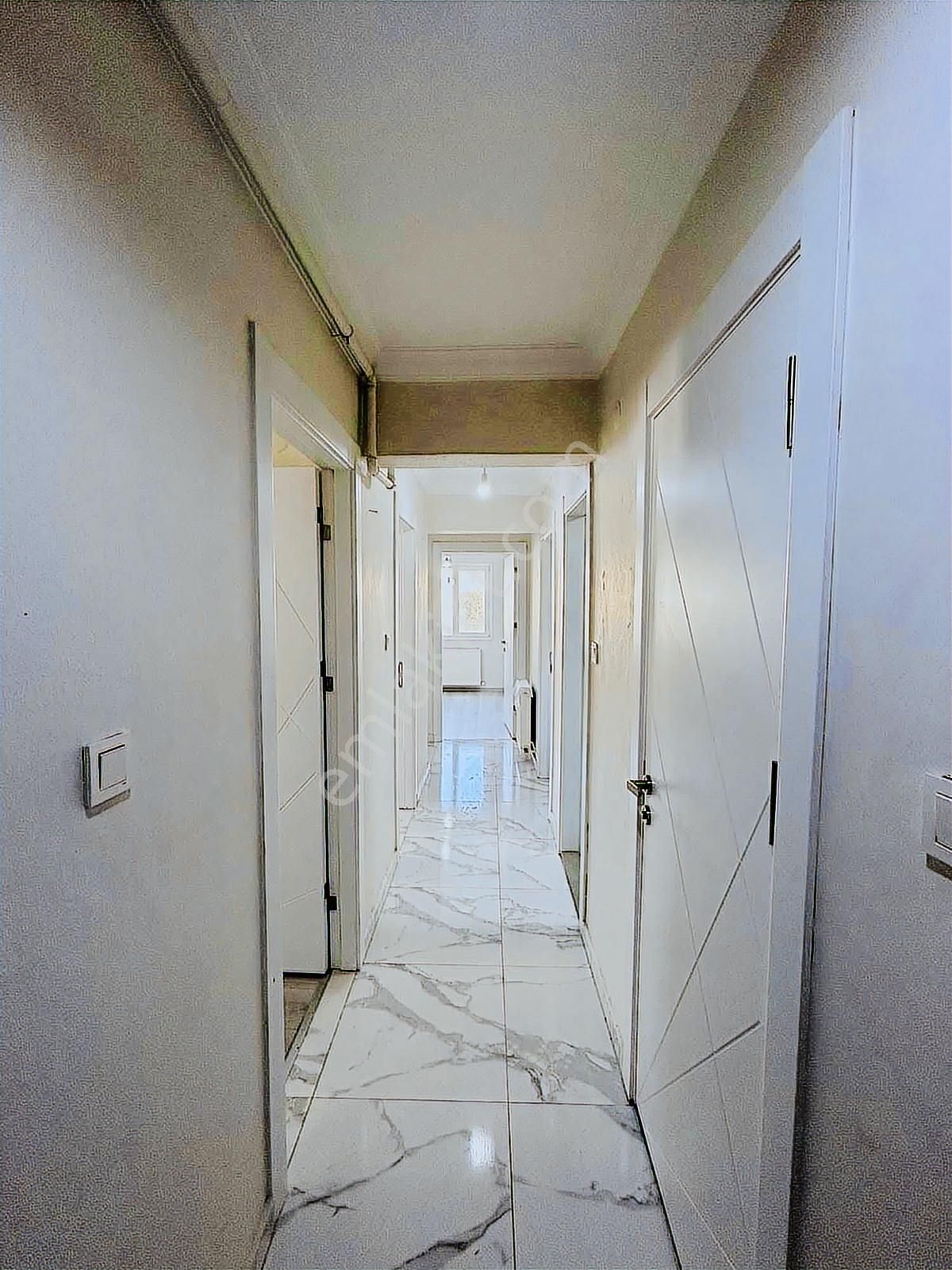 Bayraklı Tepekulede Site İçi Asansörlü 3+1 Tadilatlı Kiralık - Görsel 9