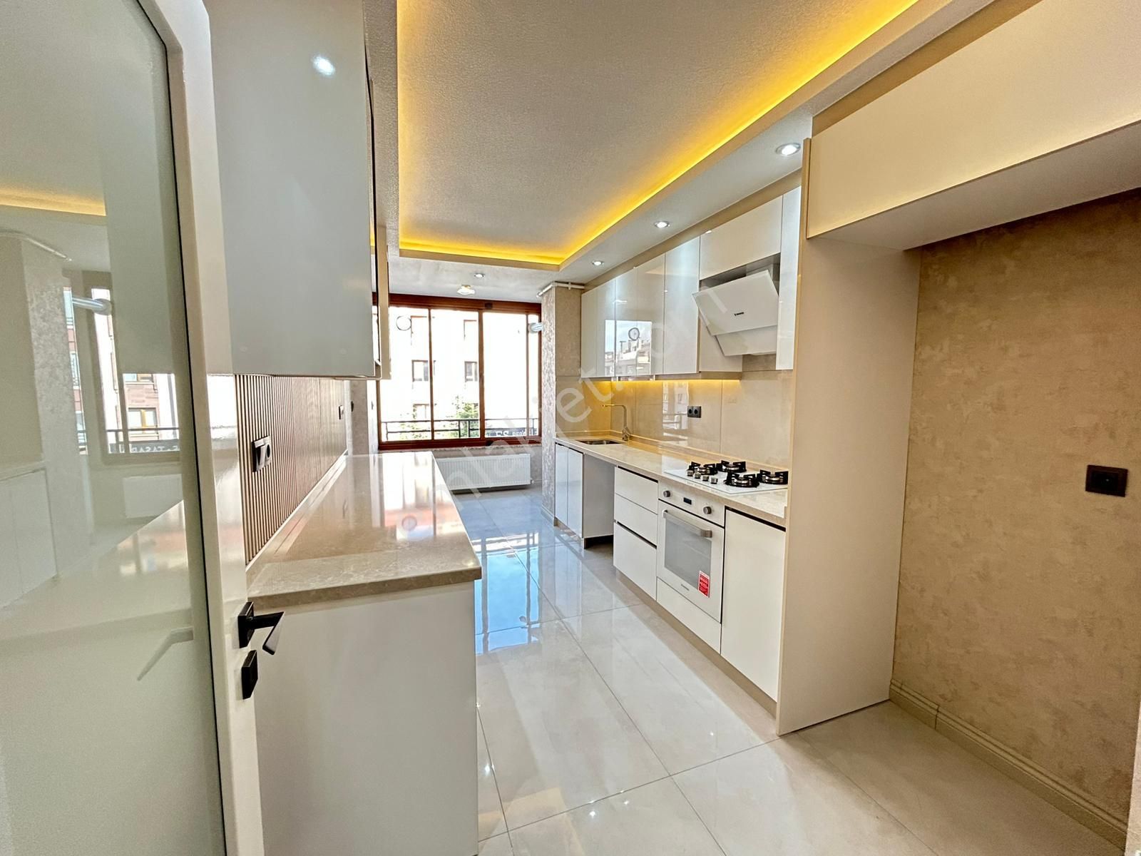 Taner'den Cevizlidere Cad'de 3+1+kiler Asansörlü Lüks Köşe Daire - Görsel 2