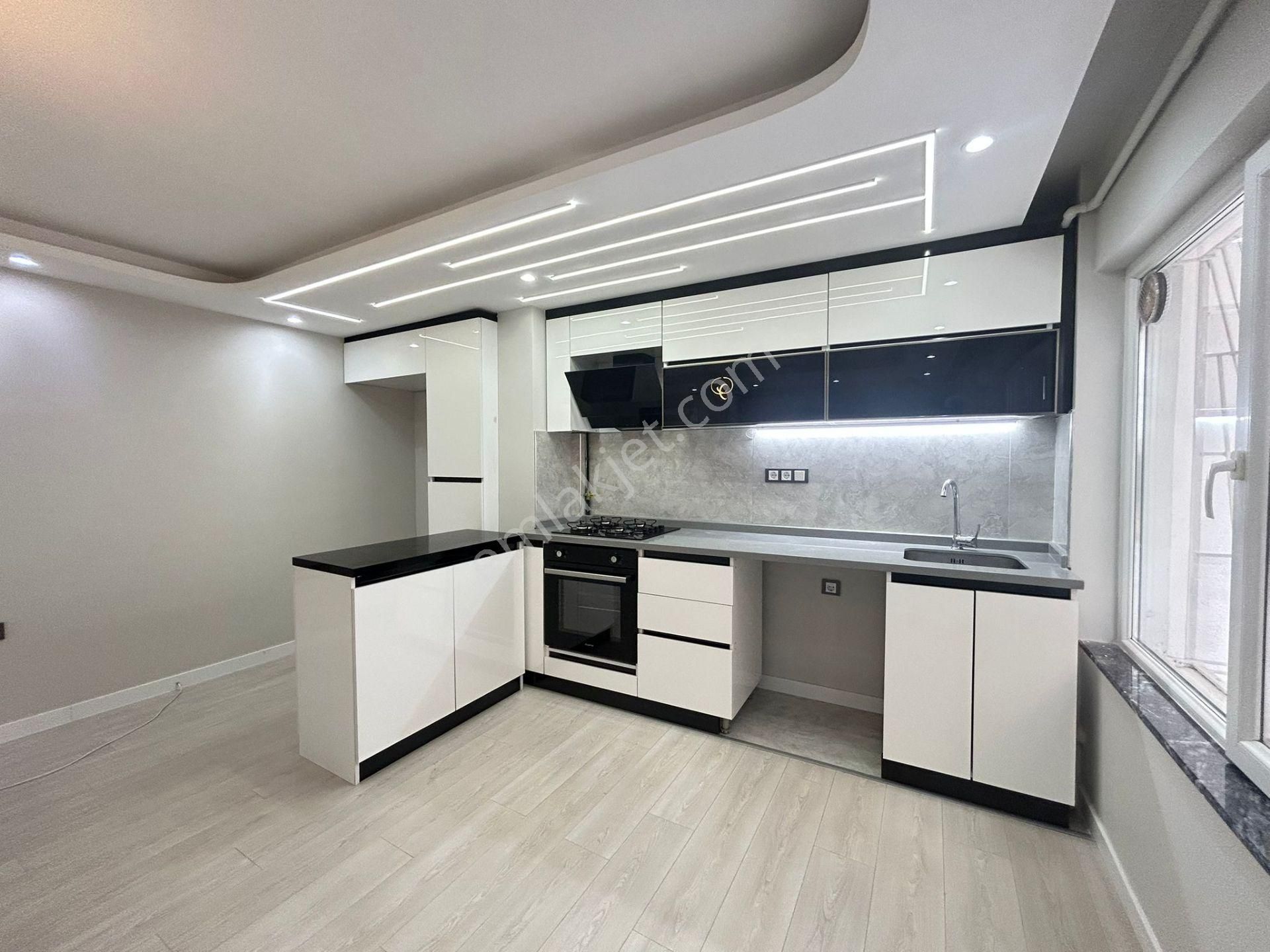 Taner'den Sokullu Caddesinde 3+1 Geniş Balkonlu Lüks Yapılı Amerikan Mutfak - Görsel 22