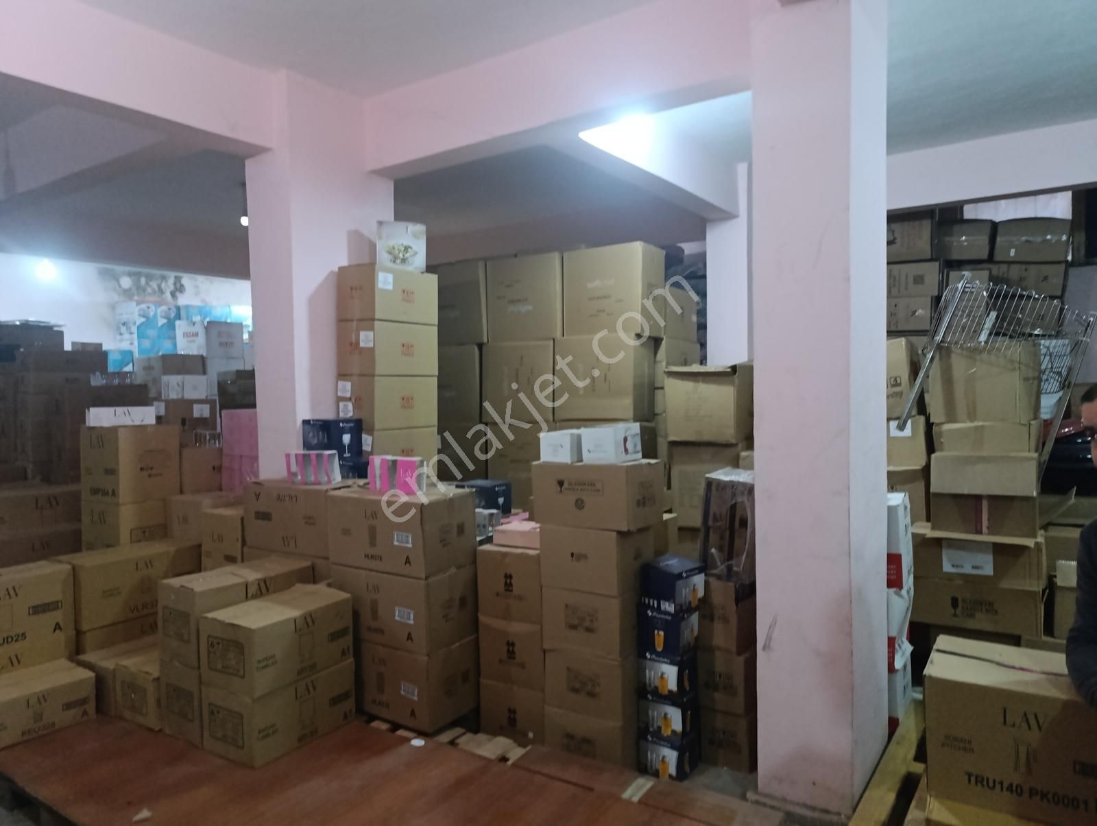 Esra Emlak Satılık Caddeye 2.binada 300 M2 Bodrum 100 M2 Dükkan - Görsel 13