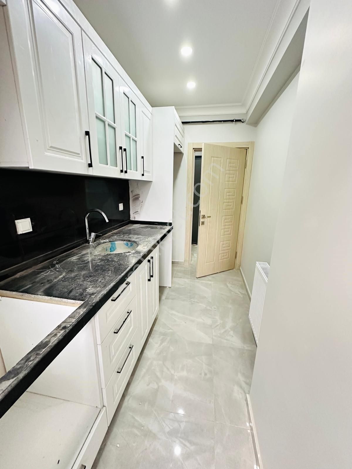 Esra Emlak'da Söğütlüçeşmede Diş Has Altında 2+1 80m2 Sıfır 1kat - Görsel 20