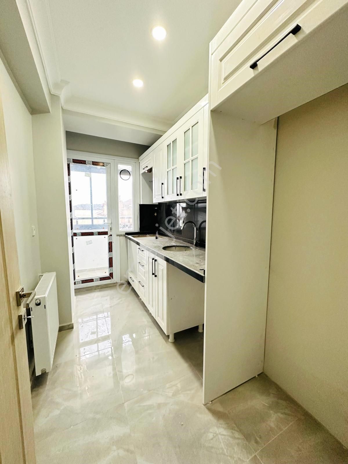 Esra Emlak'dan Söğütlüçeşmede 3+2 150m2 Sıfır Otoparklı Dublekss - Görsel 6