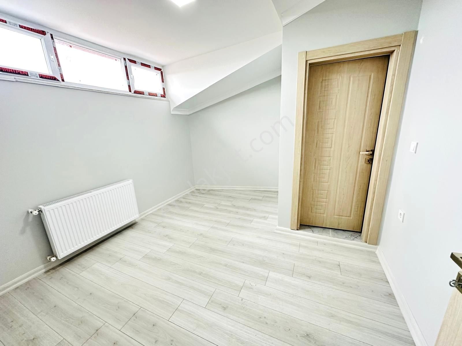 Esra Emlak'dan Söğütlüçeşmede 3+2 150m2 Sıfır Otoparklı Dublekss - Görsel 4