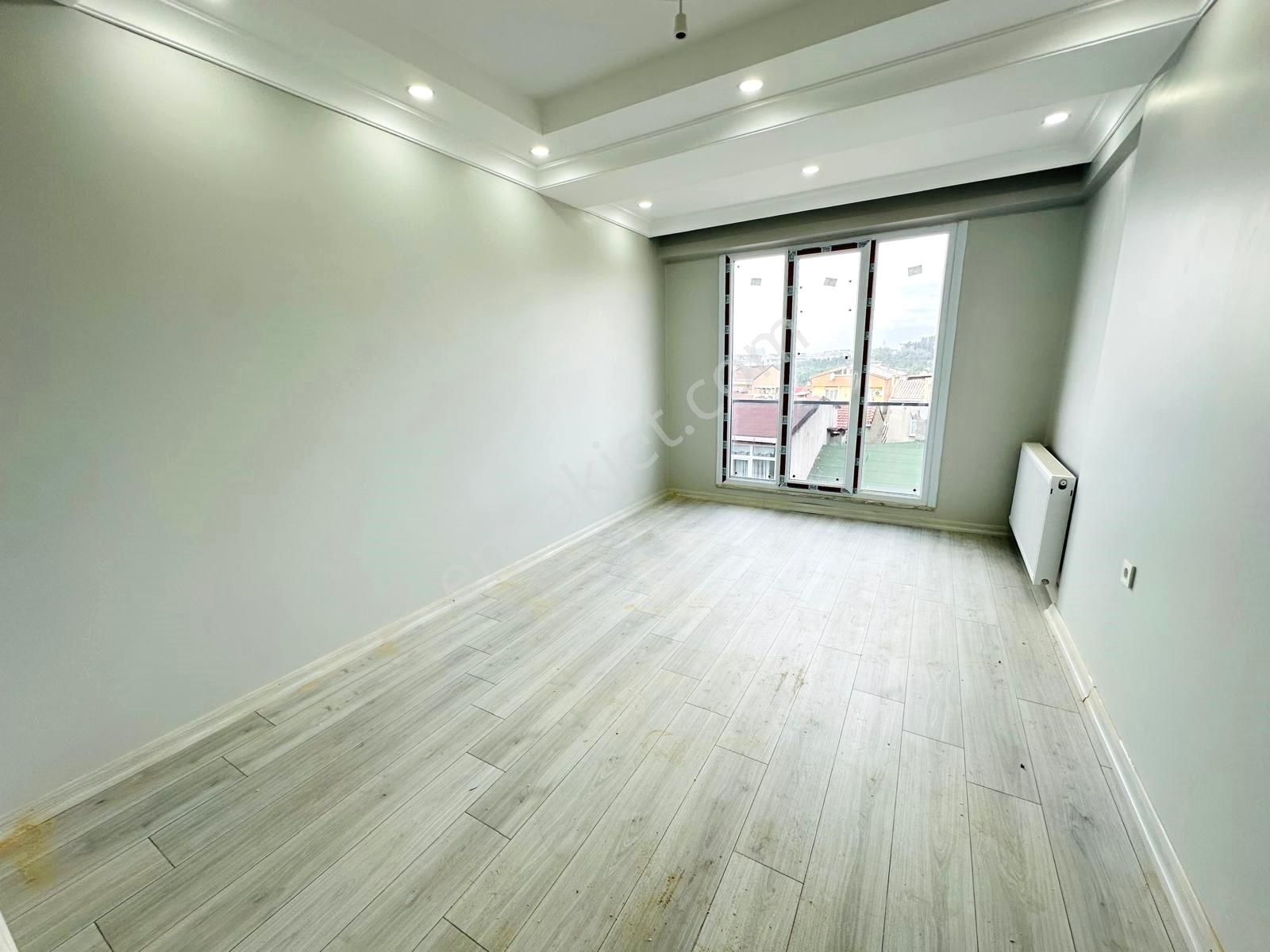 Esra Emlak'dan Söğütlüçeşmede 3+2 150m2 Sıfır Otoparklı Dublekss