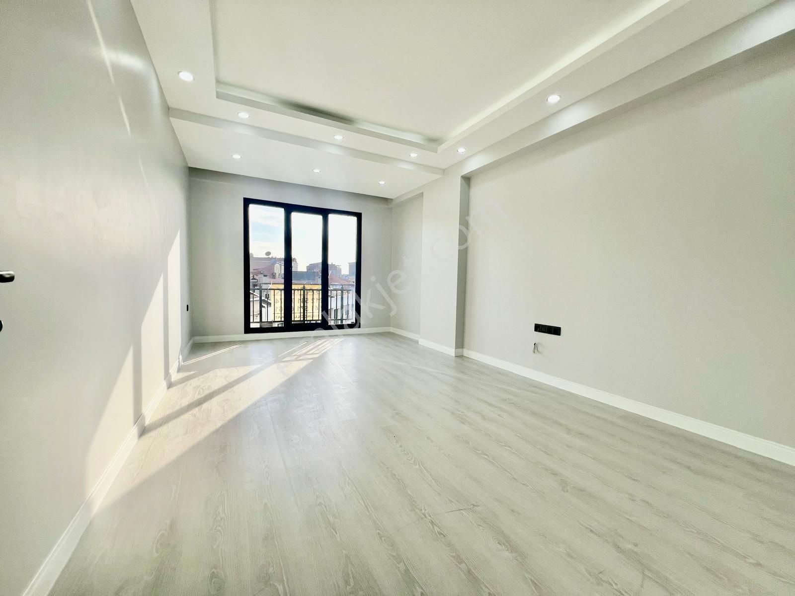 Esra Emlak'tan Yeşilovada Satılık Sıfır 4+2 185 M2 Lüks Dubleks