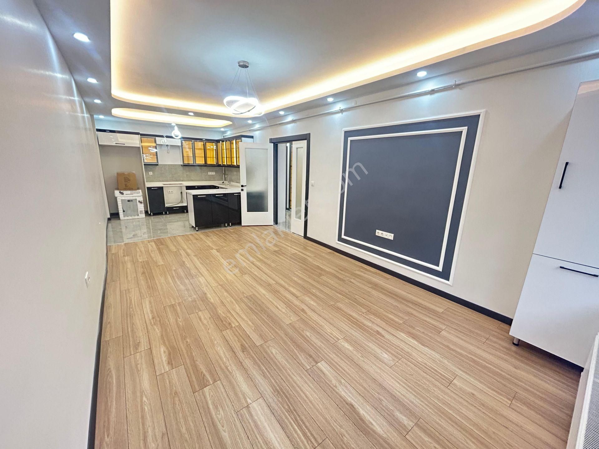 Taner'den Dikmen Cad'de 3+1 Amerikan Mutfaklı Bahçe Çıkışlı Lüks Daire - Görsel 3