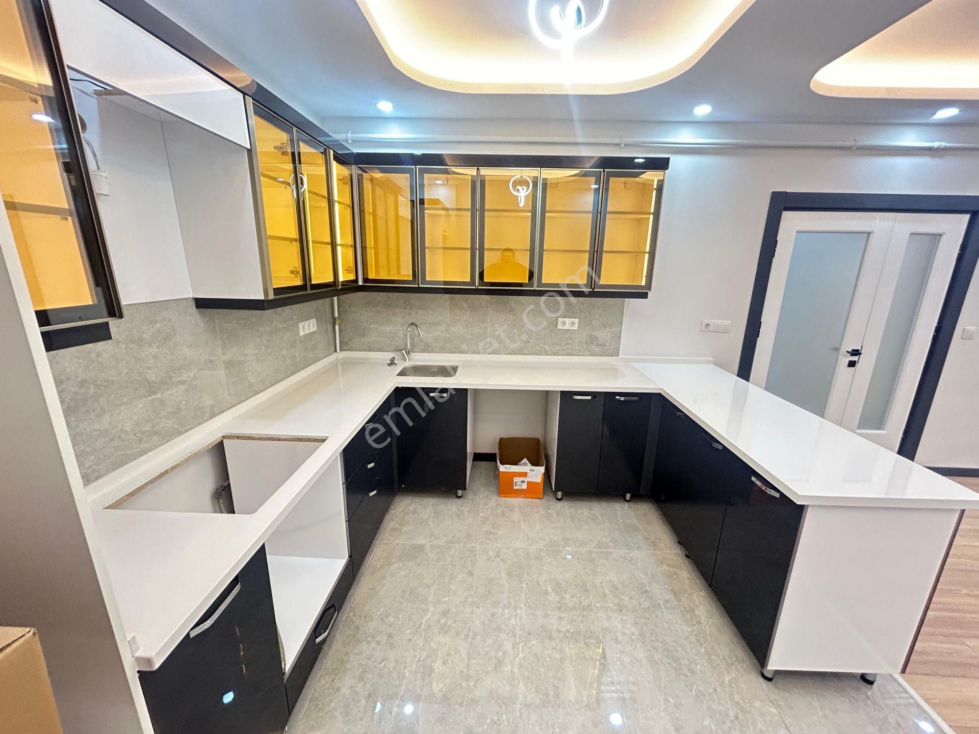 Taner'den Dikmen Cad'de 3+1 Amerikan Mutfaklı Bahçe Çıkışlı Lüks Daire - Görsel 12