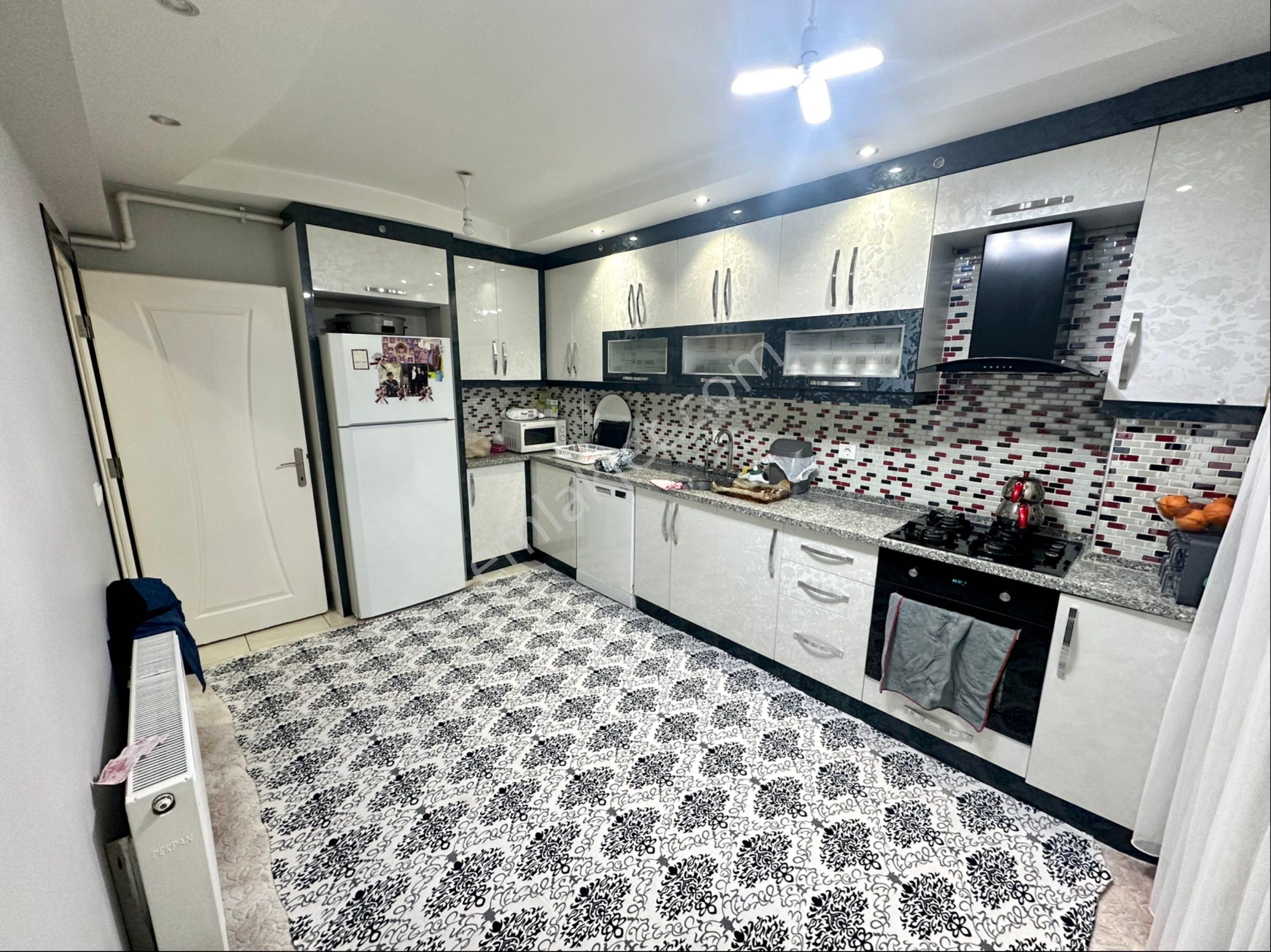 Karaman Yürüyüş Yolu Mevkii Arakat 3+1 10 Yıllık Satılık Fırsat Daire - Görsel 3