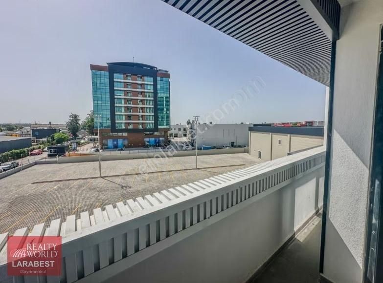 Metro İkea Kavşağında Yeni Nesil Plazada Kiralık 1+1 Ofis - Görsel 3