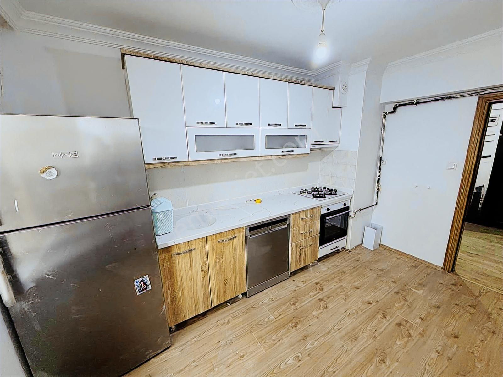 Şentürk Gayrimenkul'den//cadde Üzeri//ön Cephe**çift Balkon - Görsel 3