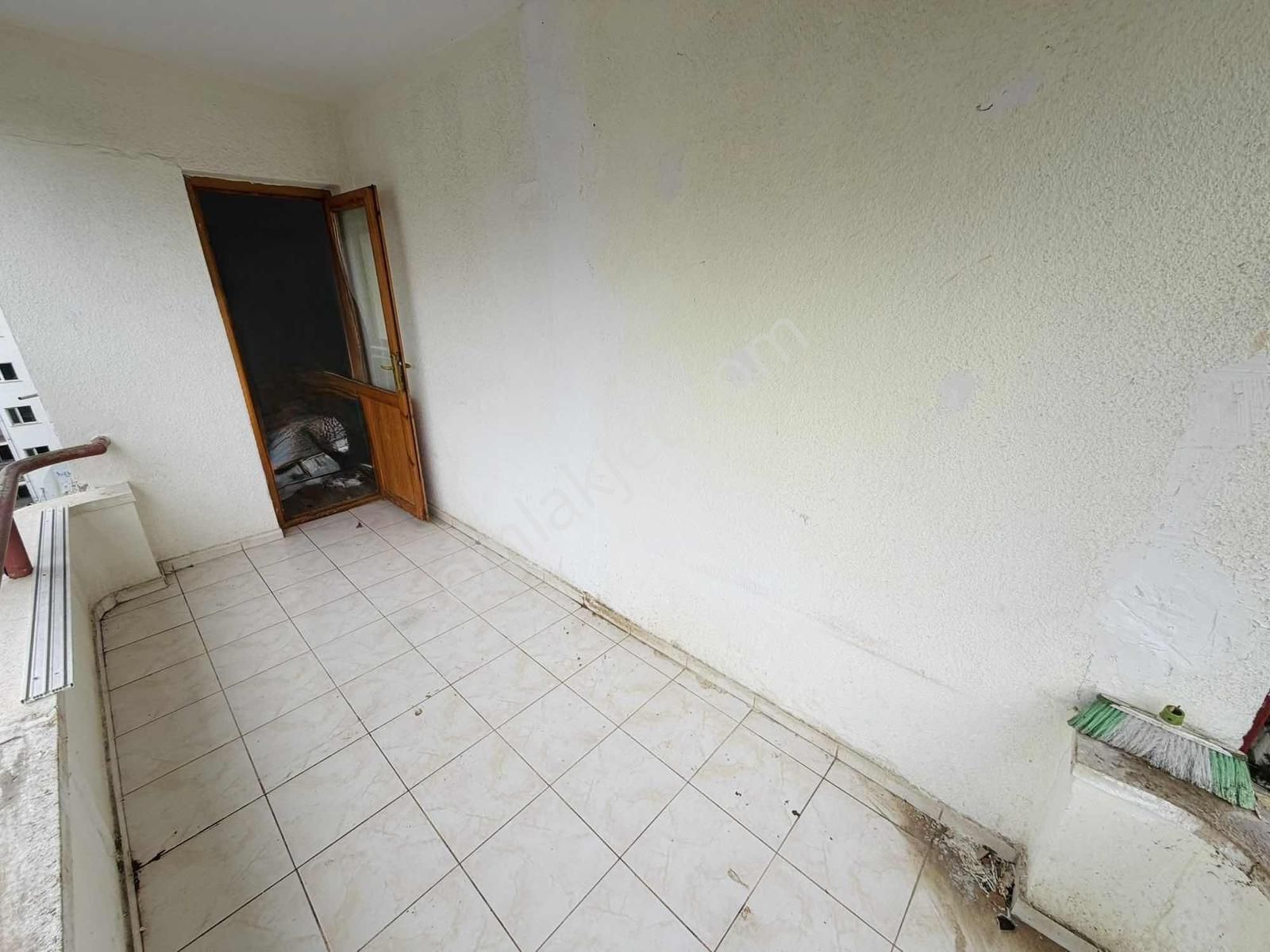 Şentürk Gayrimenkul'den//cadde Üzeri//ön Cephe**çift Balkon - Görsel 30