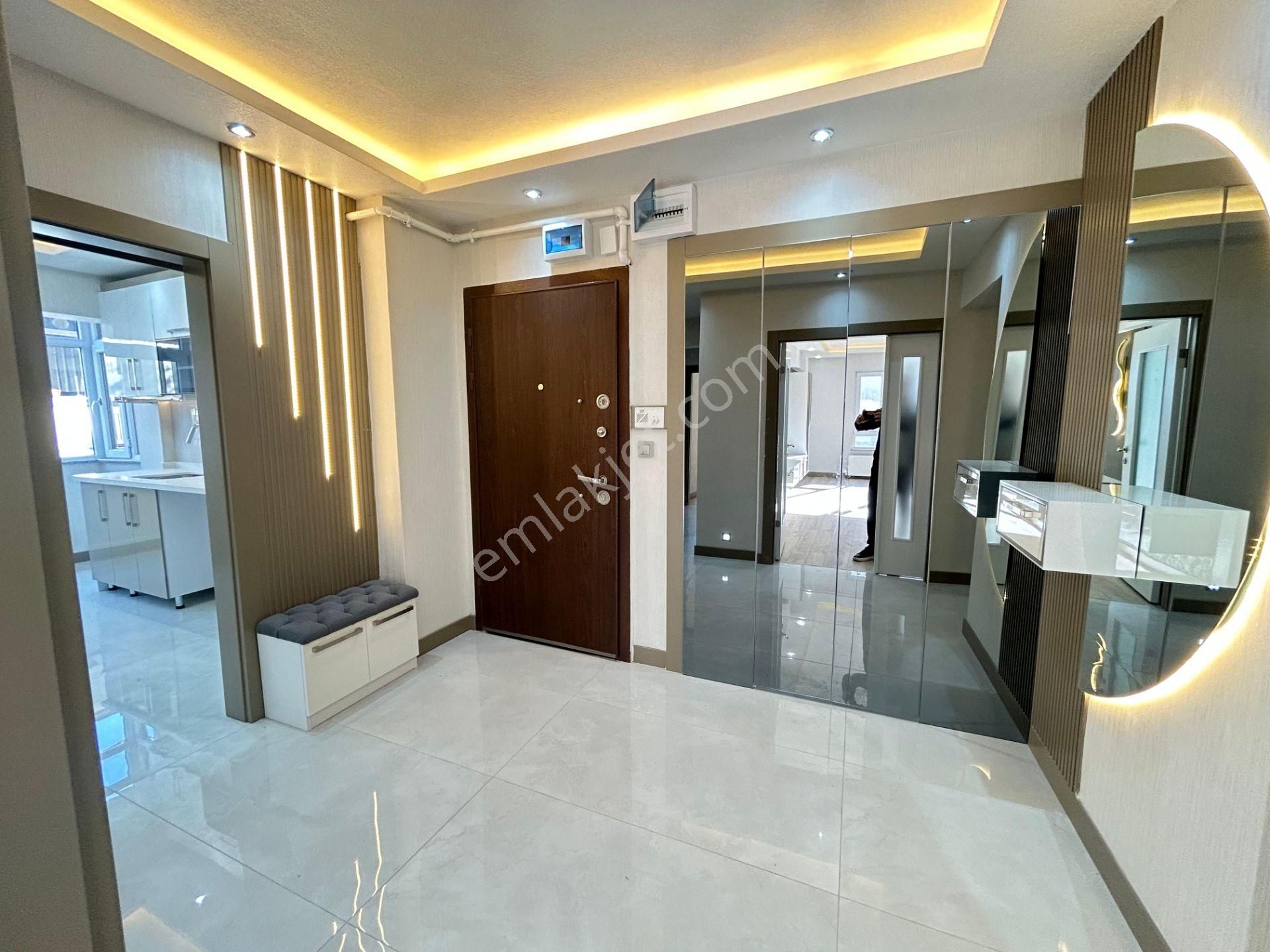 Taner'den Dikmen Cad'de 3+1 Orta Kat Süper Lüks K.otoparklı Ç.emeç Yakını - Görsel 14