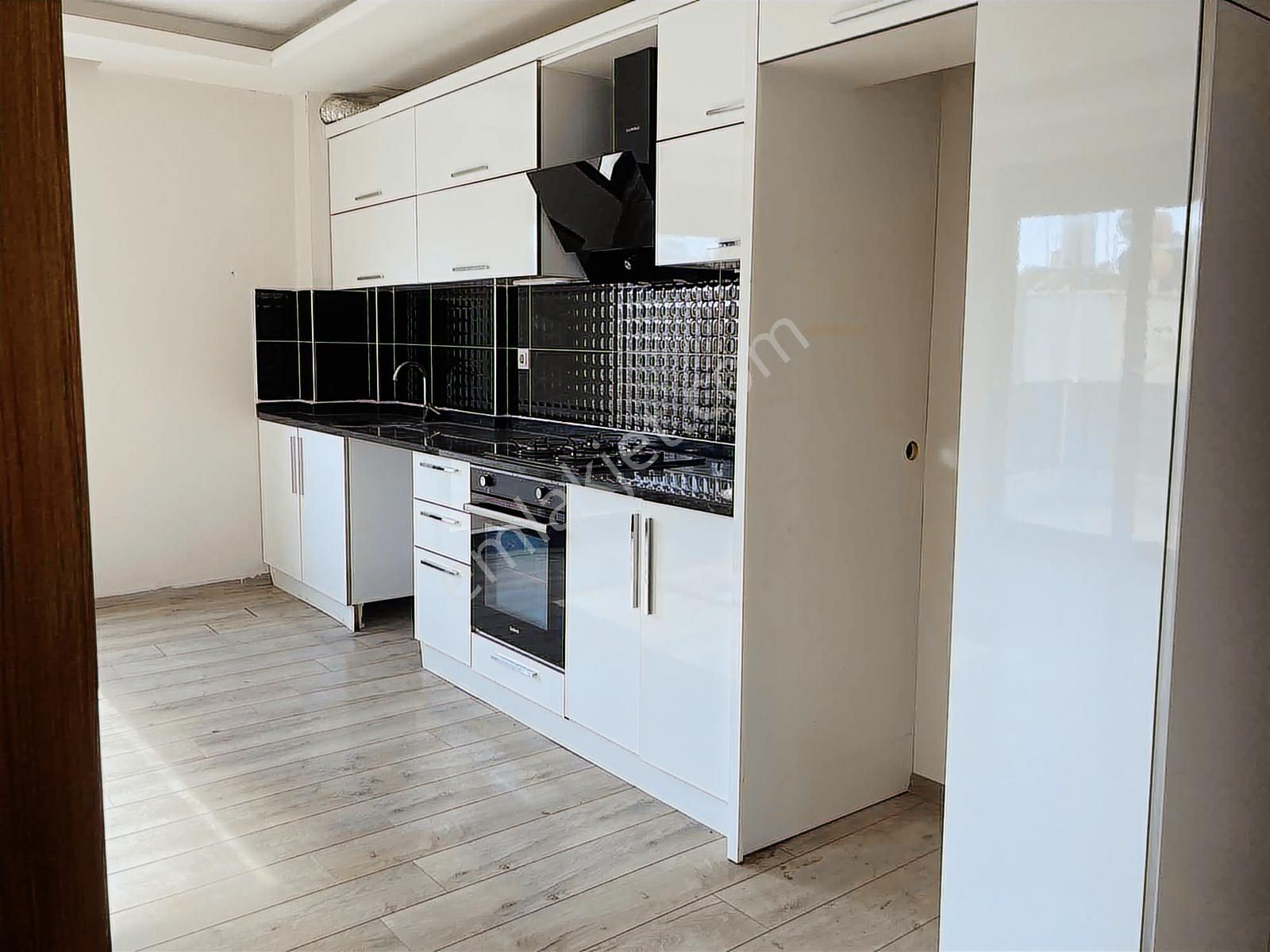 Fabrikalar Mahellesinde Kiralık 1+1 Geniş Ara Kat Yeni Daire - Görsel 11