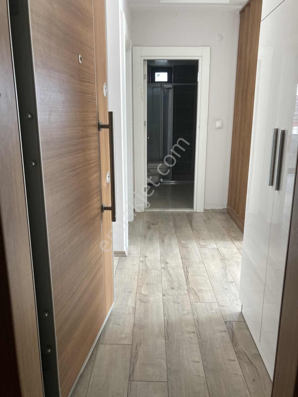 Fabrikalar Mahellesinde Kiralık 1+1 Geniş Ara Kat Yeni Daire - Görsel 12