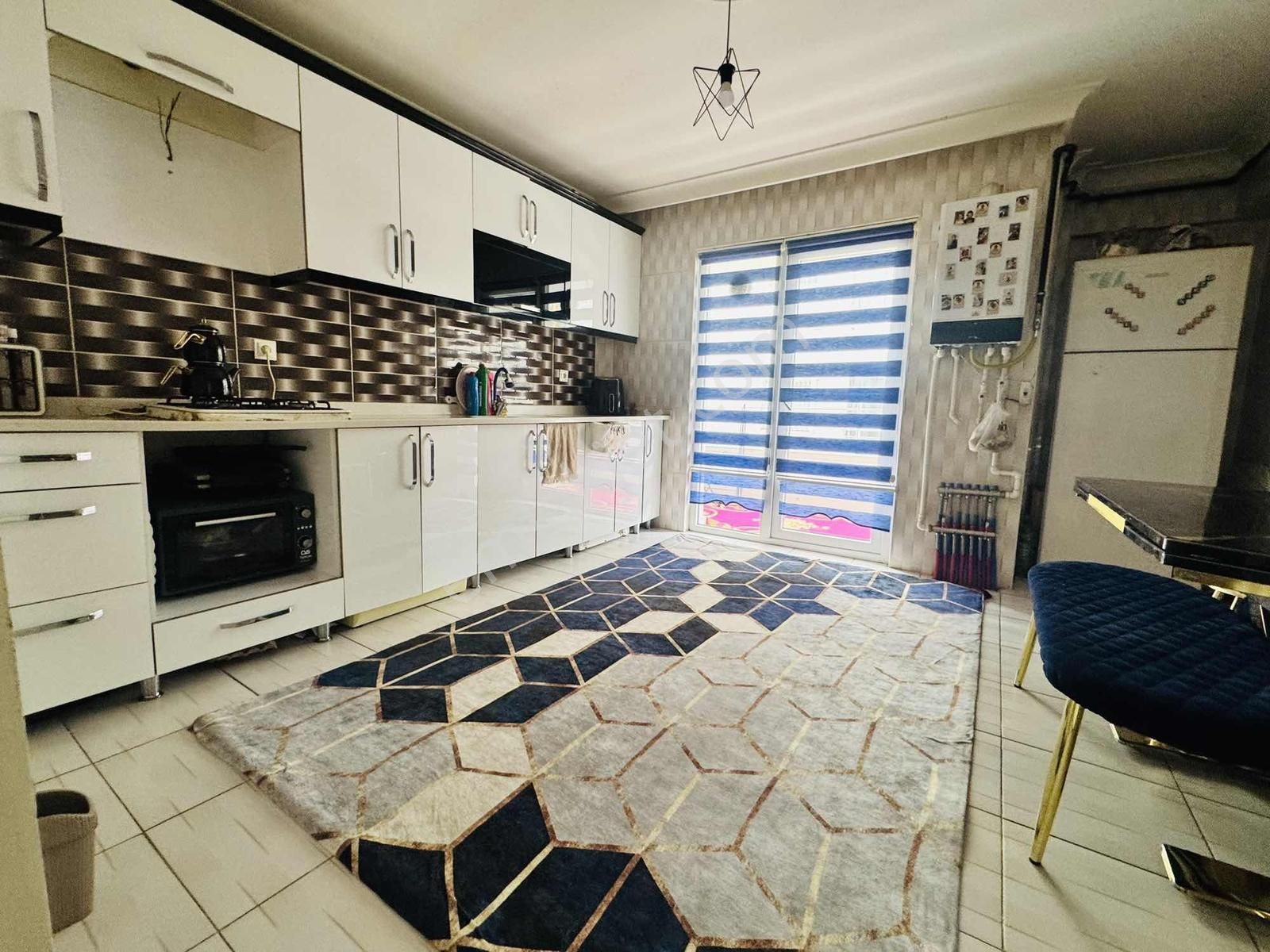 Şentürk Gayrimenkul'den**geniş//2+1**akbaba Mevkii