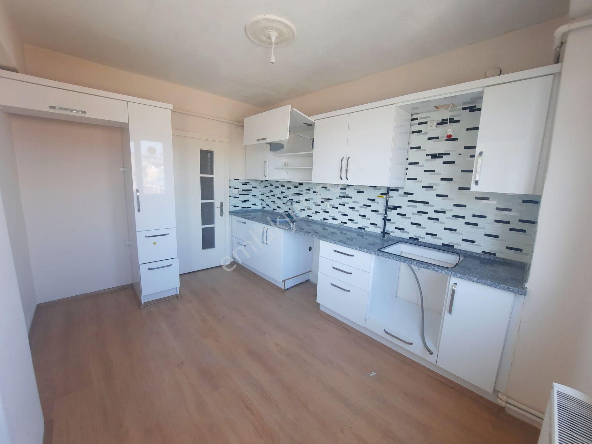 Şehir Merkezinde Asansörlü, Doğalgazlı 4.kat Daire.. - Görsel 14