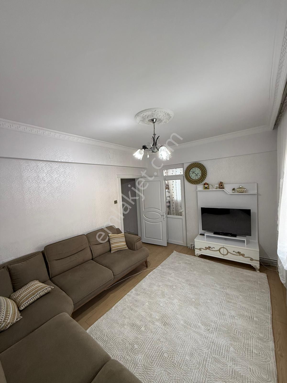 Akçe'den Merkezi Lokasyonda Bakımlı Lüx Daire - Görsel 2