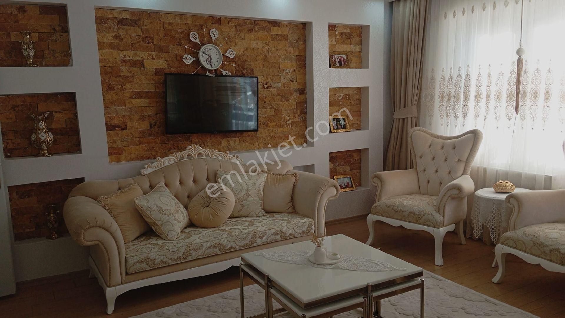 Akçe'den Merkezi Lokasyonda Bakımlı Lüx Daire - Görsel 4