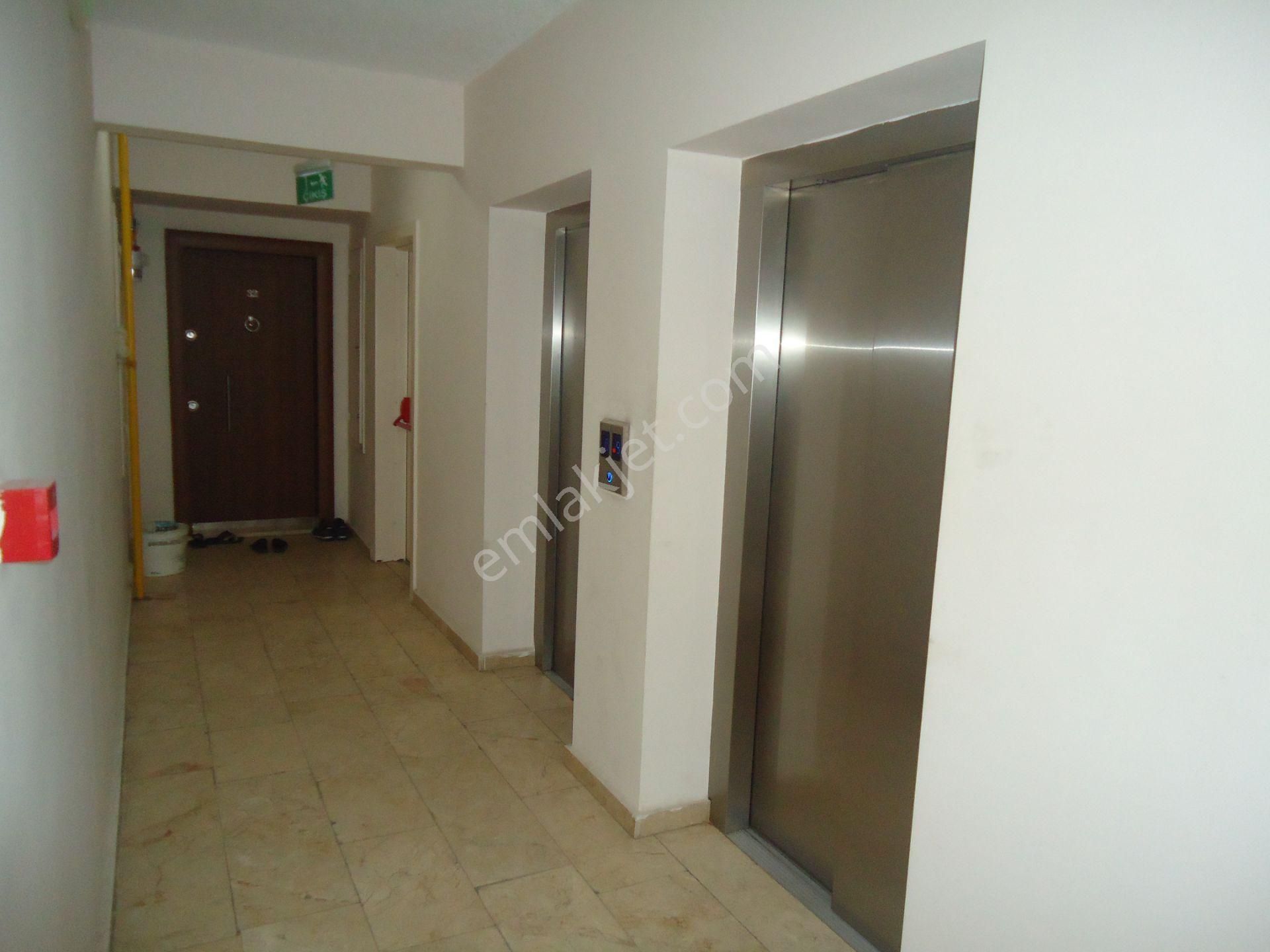 Krc'den Karaağaç Tokilerde Katta Manzaralı Satılık 2+1 Daire - Görsel 3